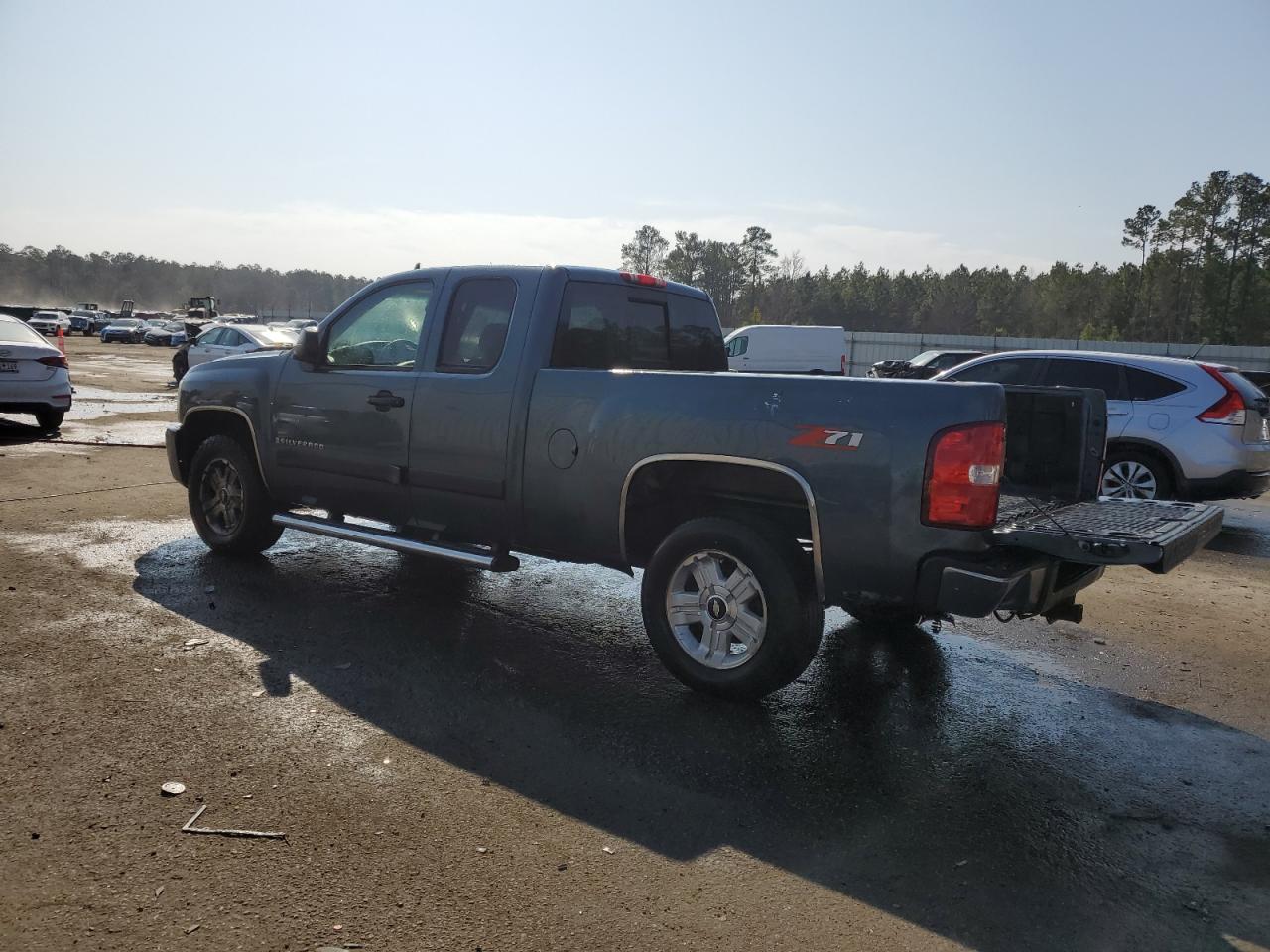 2007 Chevrolet Silverado VIN 1GCEC19JX7Z590776 Copart auction photo, front end / rear end damage thumbnail 2