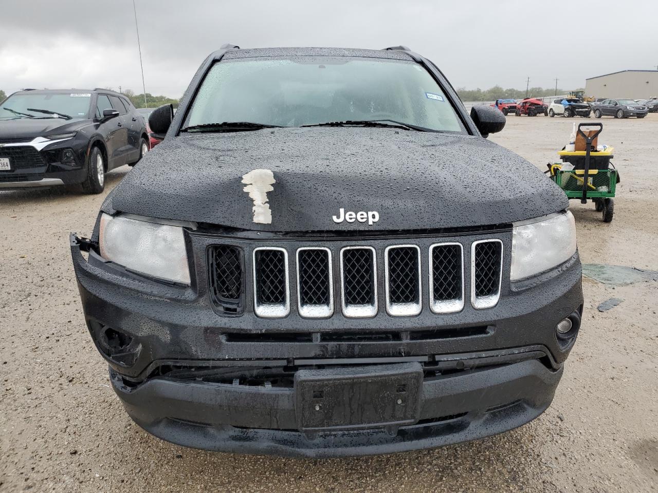 2011 Jeep Compass VIN 1J4NT1FB3BD138696 Copart auction photo, side / front end damage thumbnail 5