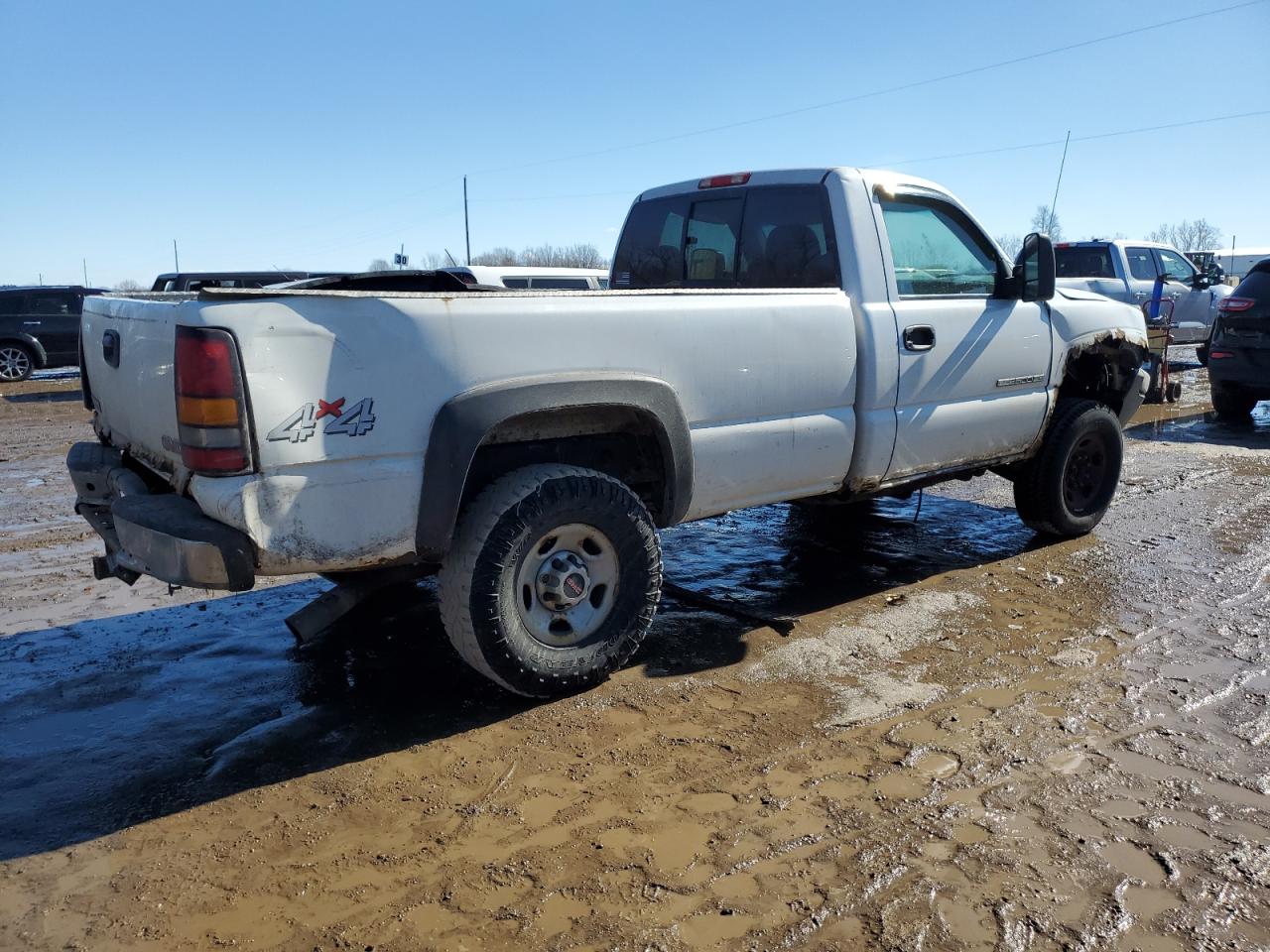 2007 GMC Sierra VIN 1GTHK24U47E194759 Copart auction photo, side / front end damage thumbnail 3