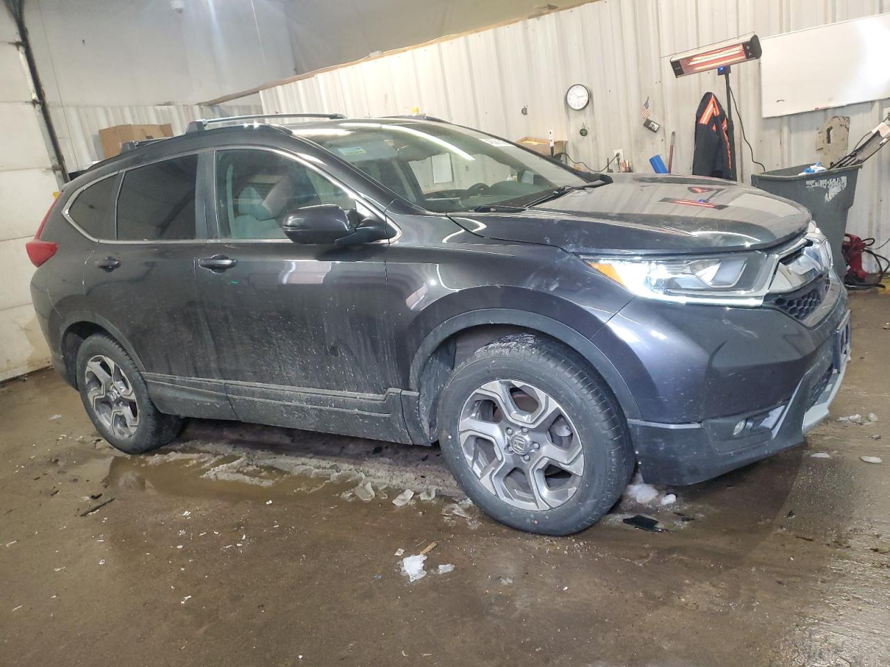 2018 Honda CR-V VIN 7FARW2H87JE028574 Copart auction photo, side / front end damage thumbnail 4