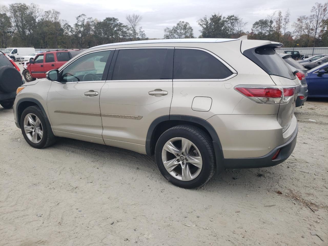 2016 Toyota Highlander VIN 5TDDKRFH5GS327336 Copart auction photo, all over damage thumbnail 2