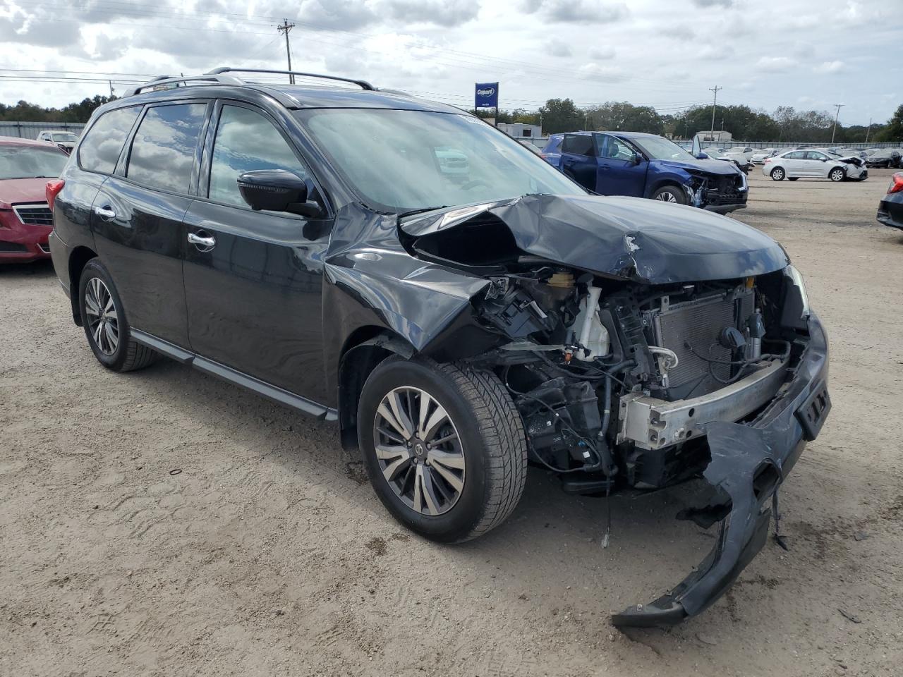 2017 Nissan Pathfinder VIN 5N1DR2MM1HC669562 Copart auction photo, front end / side damage thumbnail 4