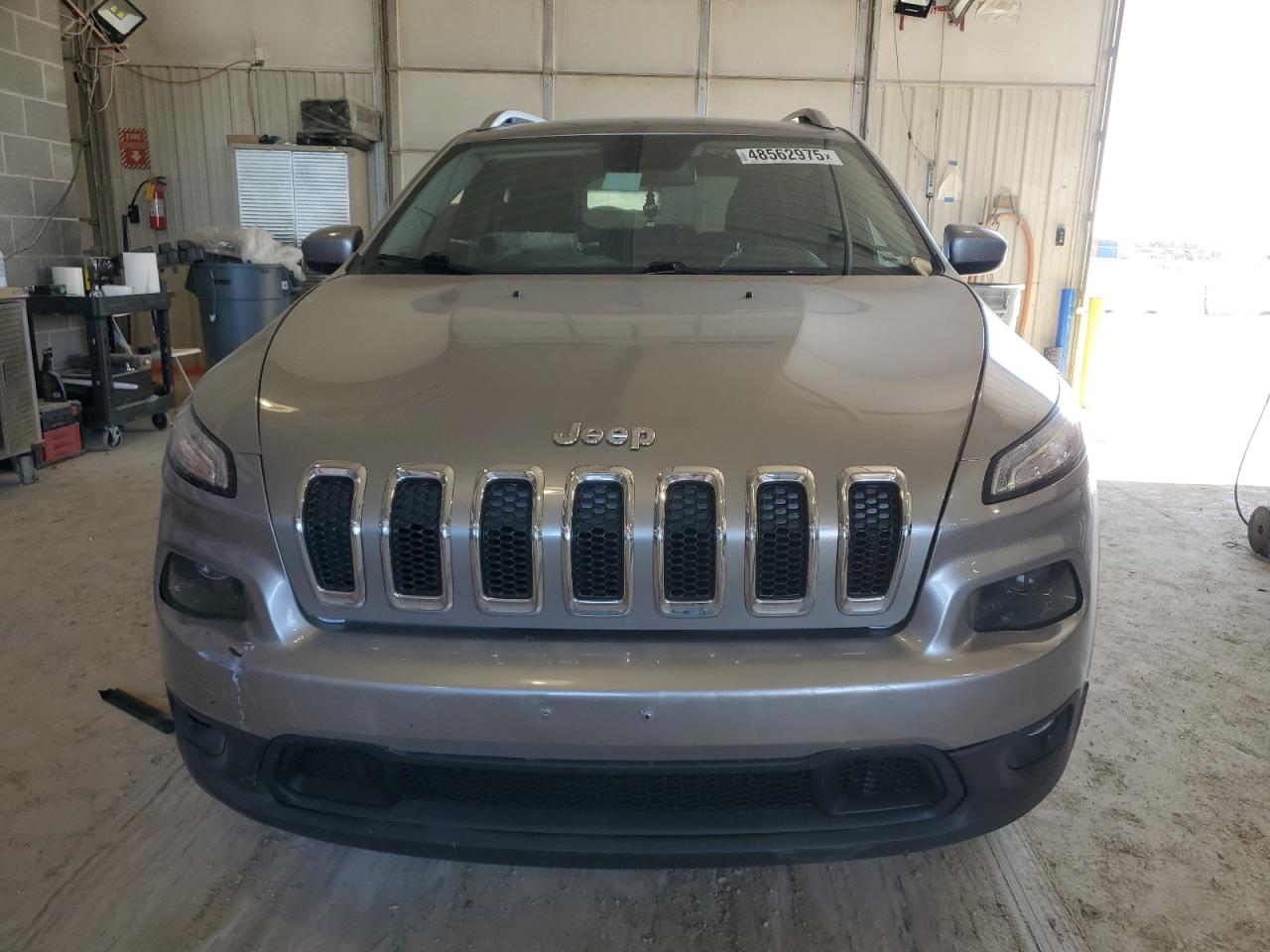 2016 Jeep Grand Cherokee VIN 1C4PJMCB9GW283246 Copart auction photo, rear end / undercarriage damage thumbnail 5