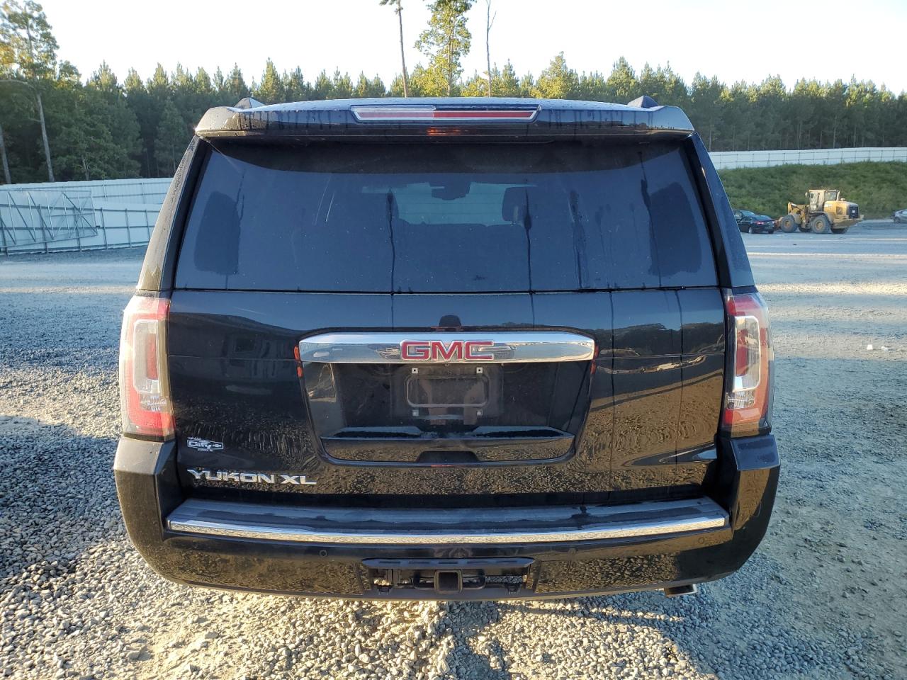 2015 GMC Yukon VIN 1GKS2JKJXFR621012 Copart auction photo, vandalism / all over damage thumbnail 6