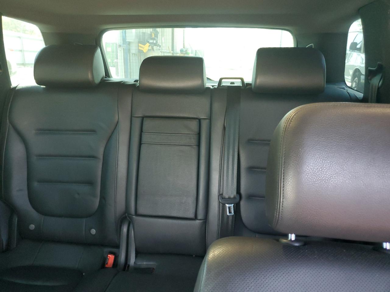 2017 Volkswagen Touareg VIN WVGRF7BP6HD001095 Copart auction photo, front end / minor dent/scratches damage thumbnail 10