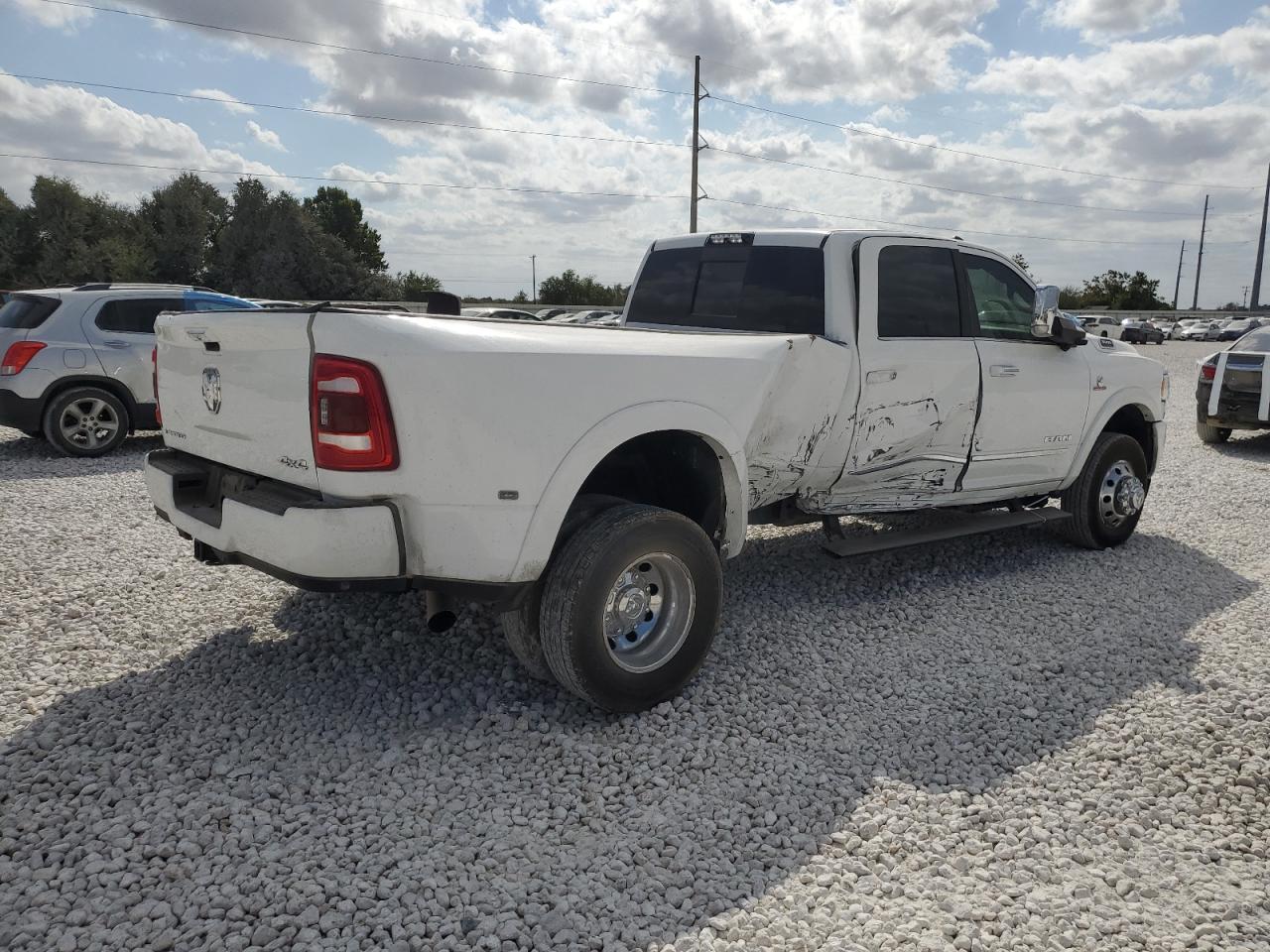 2019 RAM 3500 VIN 3C63RRRLXKG711280 Copart auction photo, side damage thumbnail 3