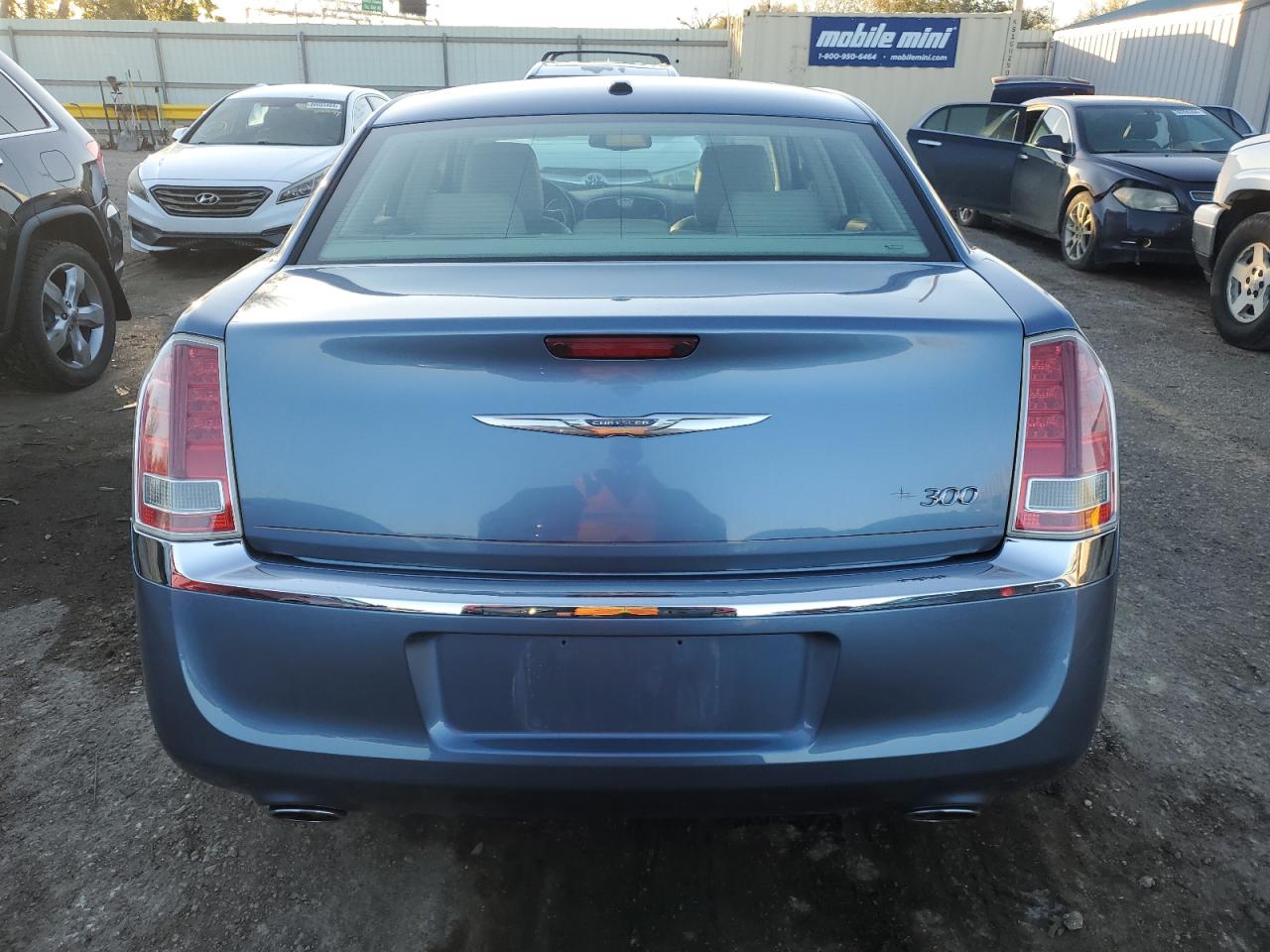 2011 Chrysler 300 VIN 2C3CA5CG0BH549510 Copart auction photo, front end / minor dent/scratches damage thumbnail 6