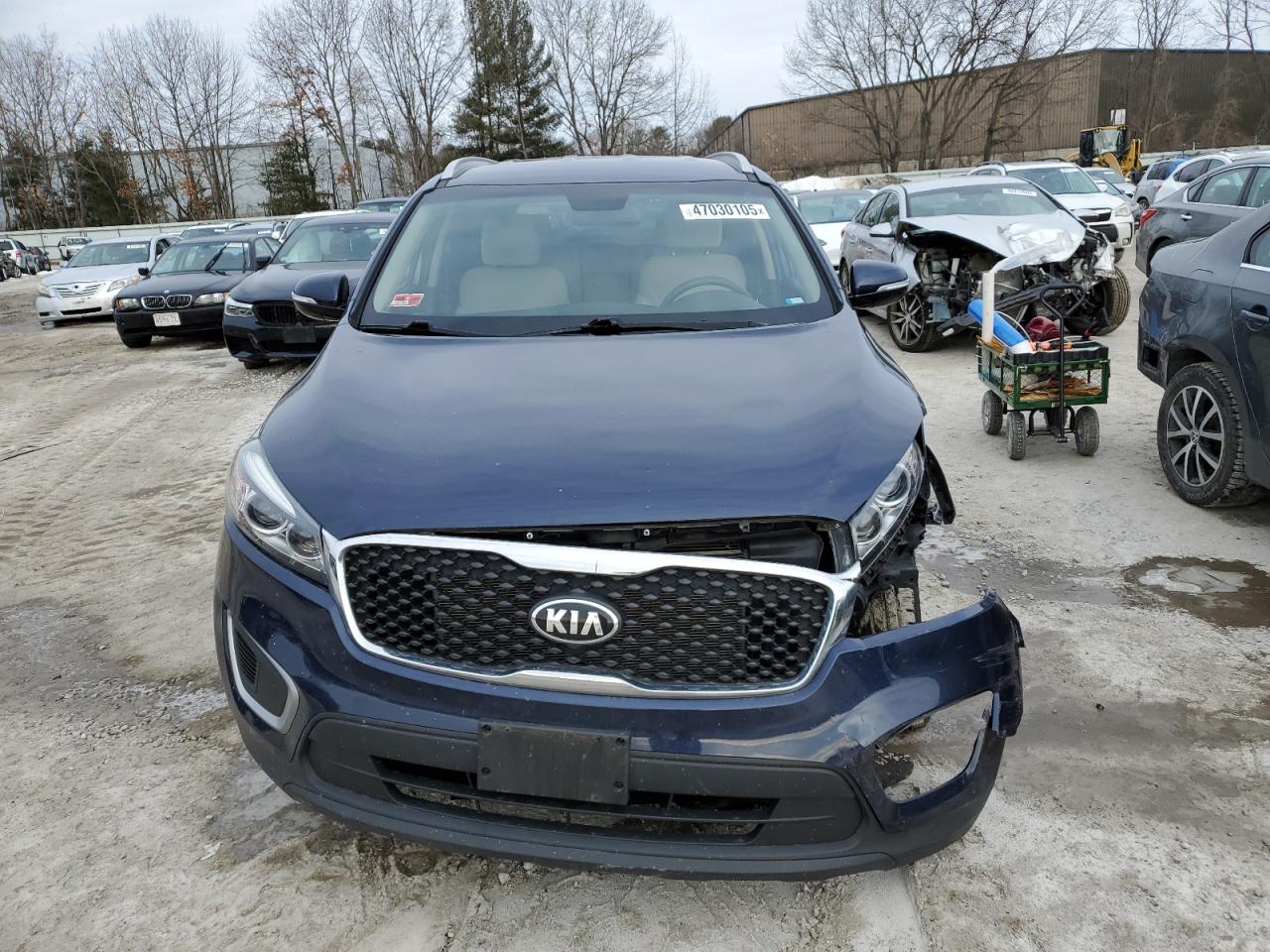 2017 KIA Sorento VIN 5XYPGDA3XHG337145 Copart auction photo, front end damage thumbnail 5
