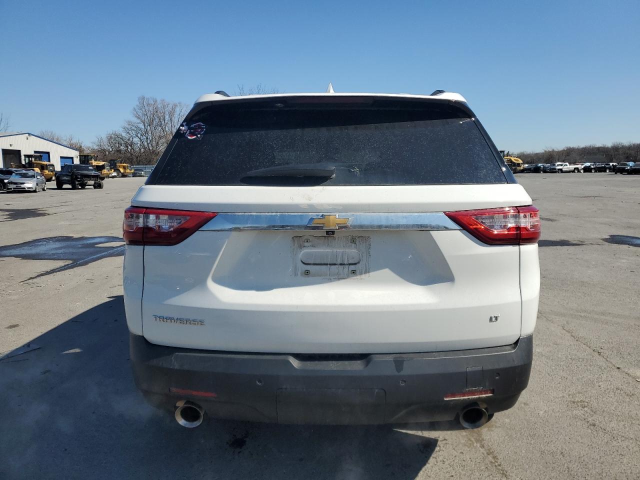 2021 Chevrolet Traverse VIN 1GNERGKW7MJ121573 Copart auction photo, side / front end damage thumbnail 6
