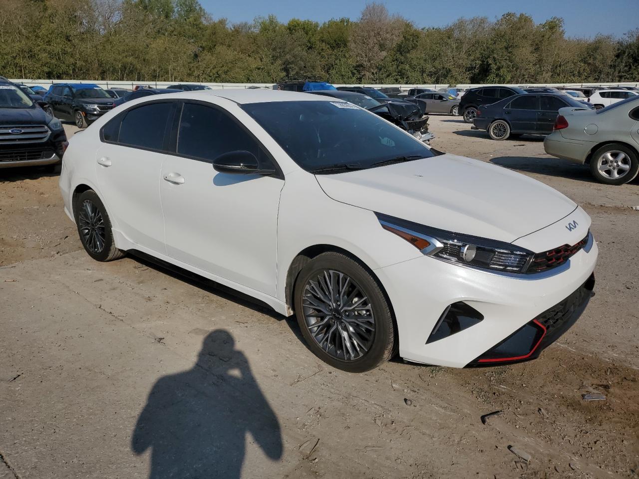 2023 KIA Forte VIN 3KPF54AD8PE686987 Copart auction photo, hail / minor dent/scratches damage thumbnail 4