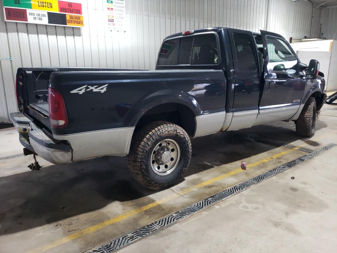 2003 Ford F250 VIN 1FTNX21P33EC45388 Copart auction photo, side / front end damage thumbnail 3