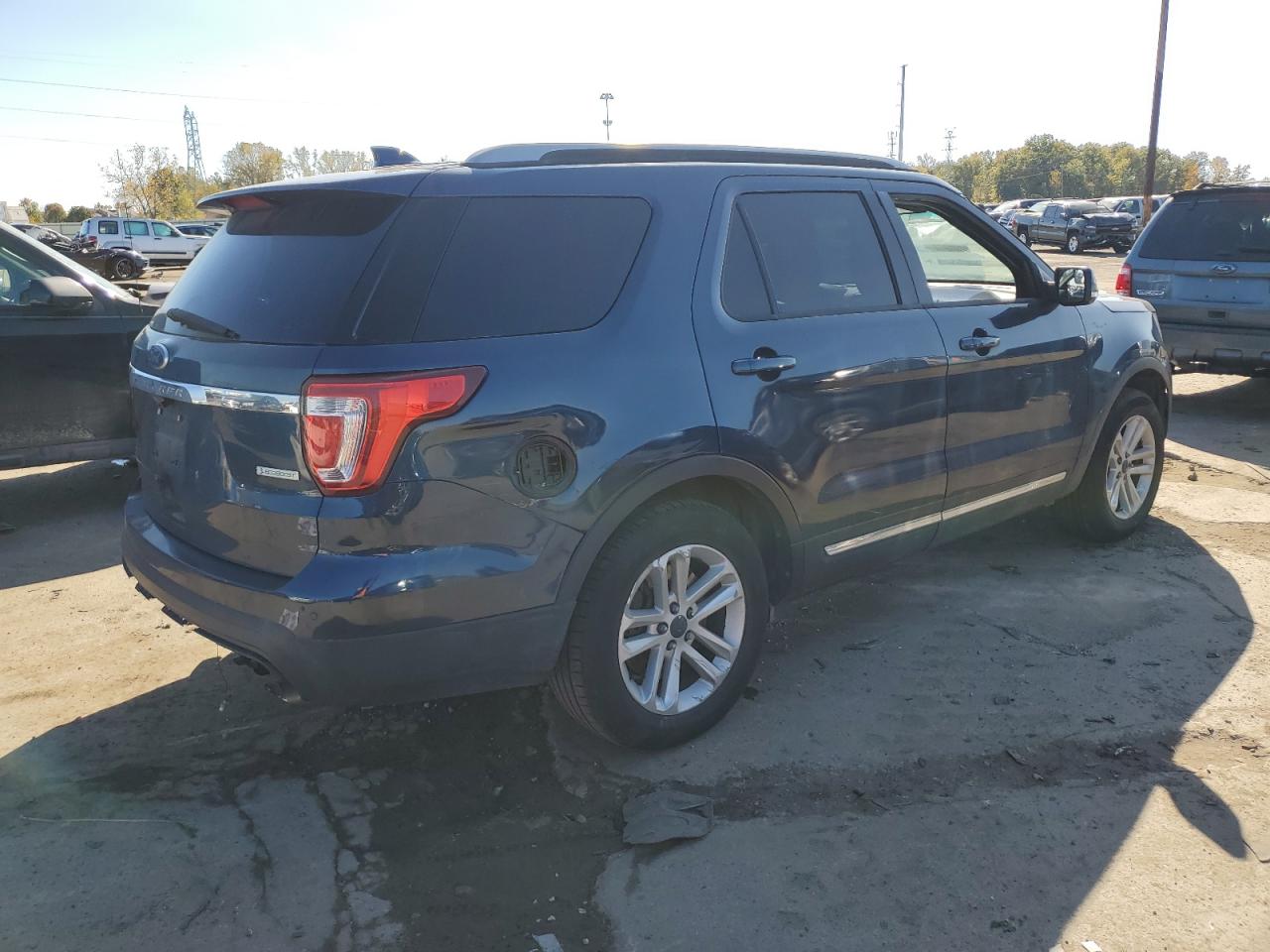 2017 Ford Explorer VIN 1FM5K7DH0HGB04124 Copart auction photo, rear end damage thumbnail 3
