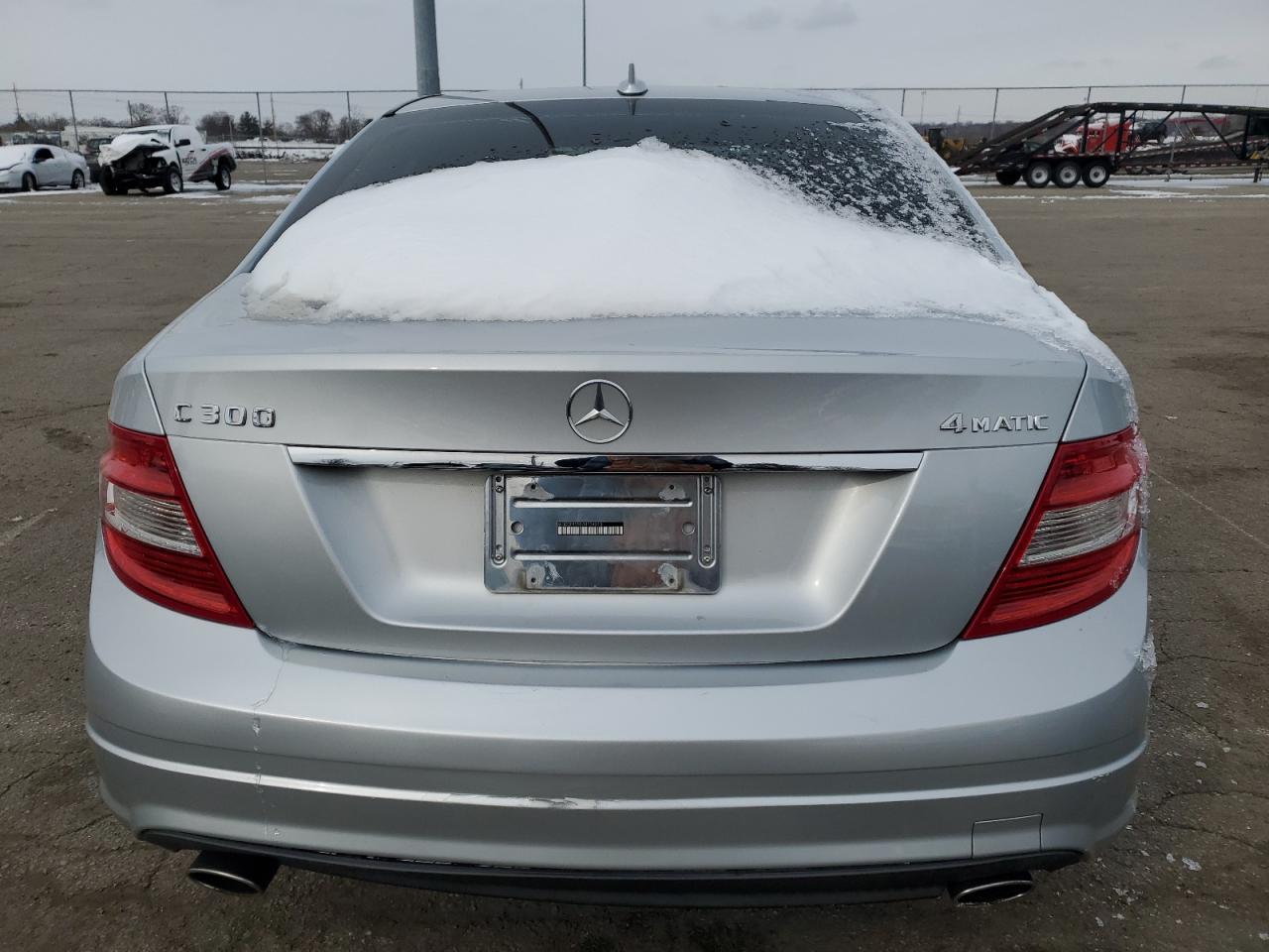 2010 Mercedes-Benz C-klasse VIN WDDGF8BB5AR124813 Copart auction photo, front end / side damage thumbnail 6