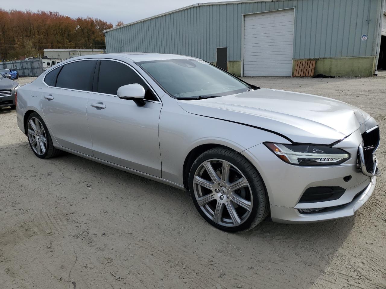 2018 Volvo S90 VIN LVY982MK4JP024892 Copart auction photo, front end / minor dent/scratches damage thumbnail 4