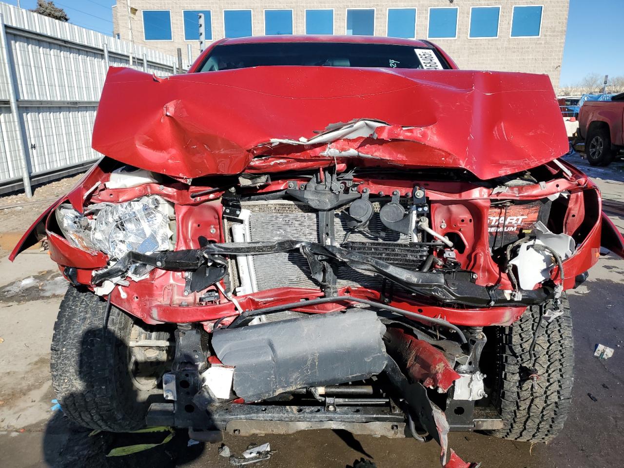 2015 Toyota Tacoma VIN 3TMLU4EN8FM186695 Copart auction photo, front end / rear end damage thumbnail 5