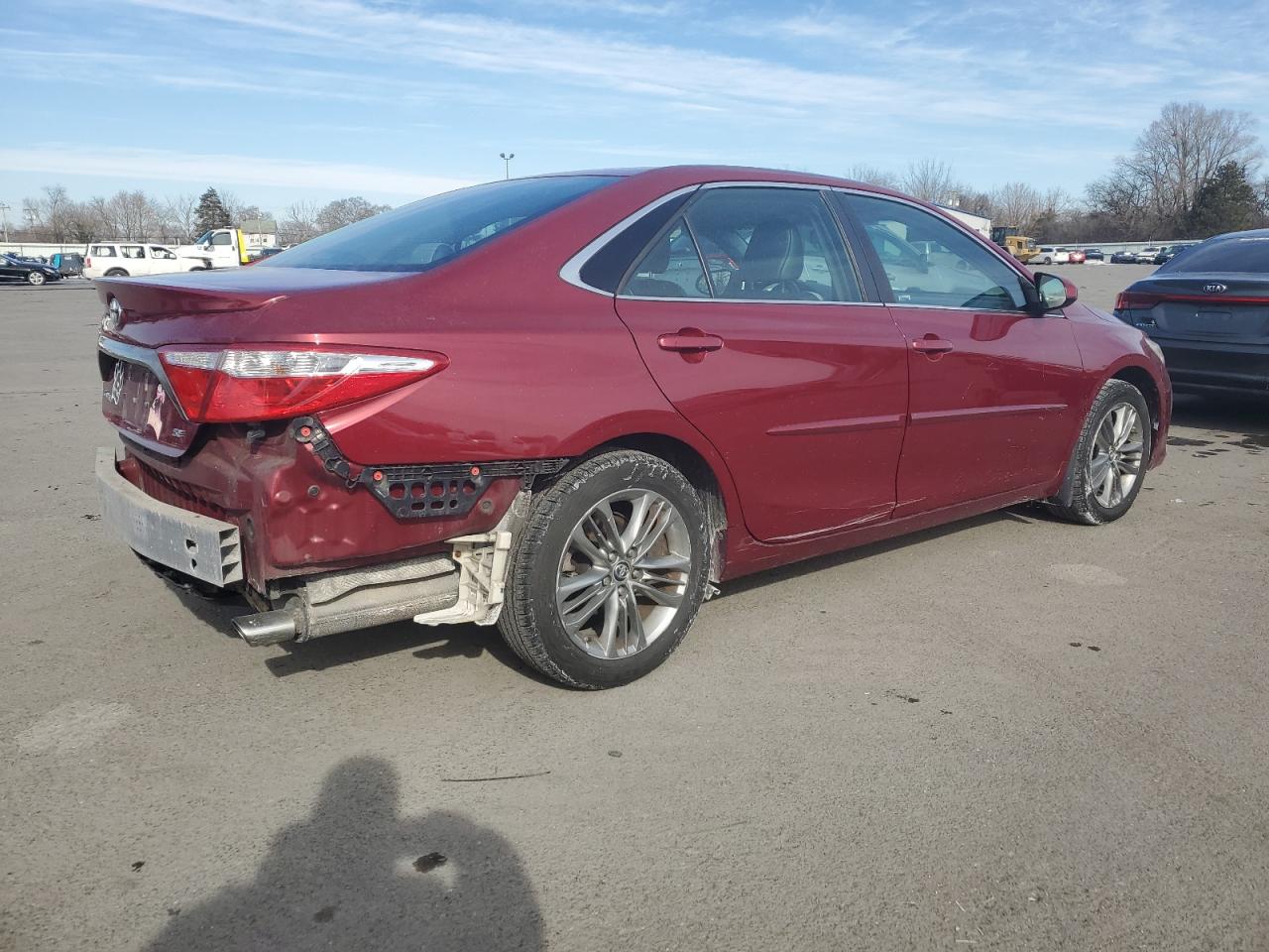 2016 Toyota Camry VIN 4T1BF1FKXGU555171 Copart auction photo, rear end damage thumbnail 3