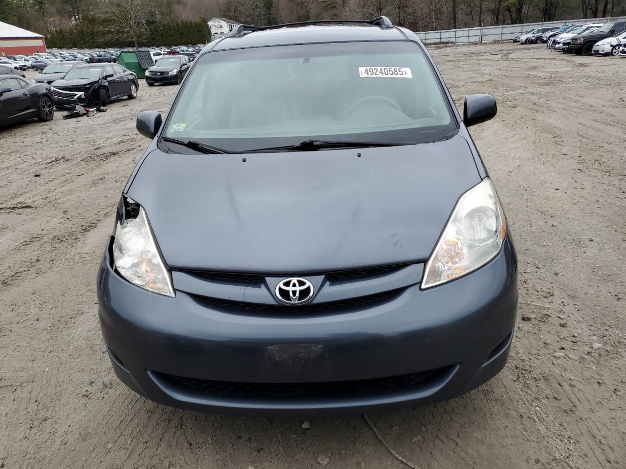2010 Toyota Sienna VIN 5TDDK4CC2AS033041 Copart auction photo, front end / side damage thumbnail 5