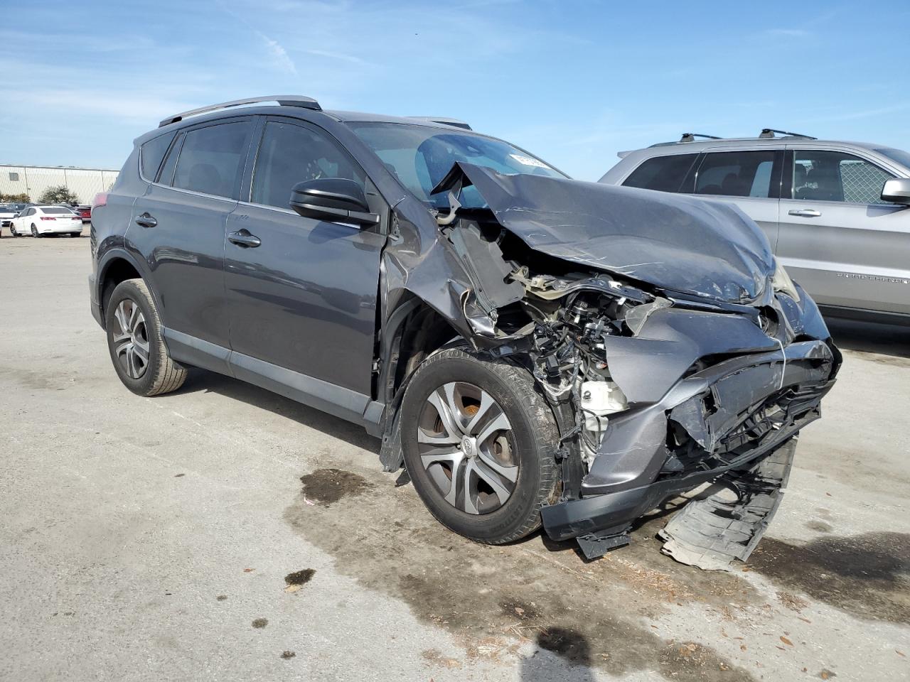 2018 Toyota RAV 4 VIN 2T3ZFREV6JW485871 Copart auction photo, front end / minor dent/scratches damage thumbnail 4