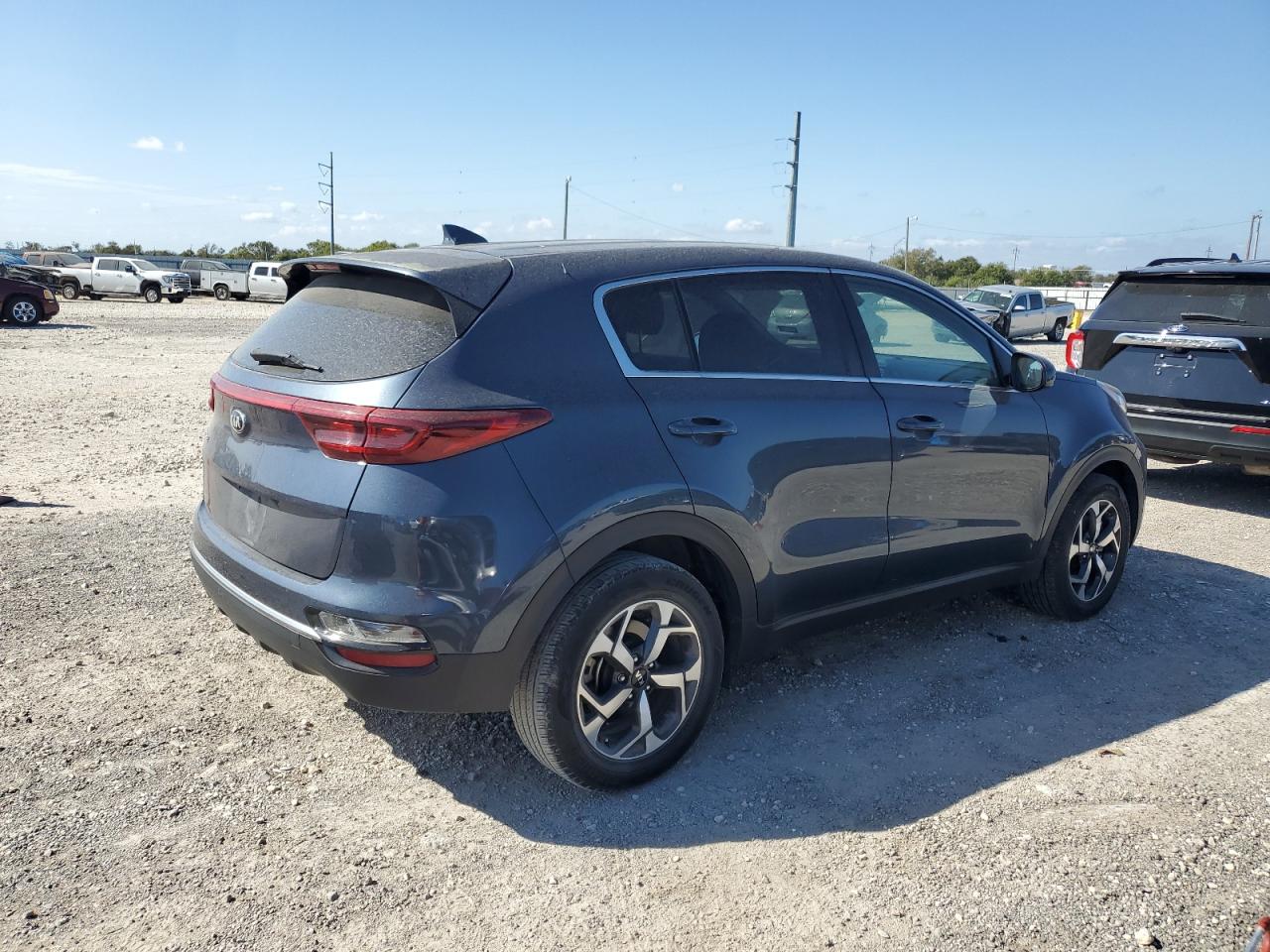 2020 KIA Sportage VIN KNDPM3AC3L7783341 Copart auction photo, hail damage thumbnail 3