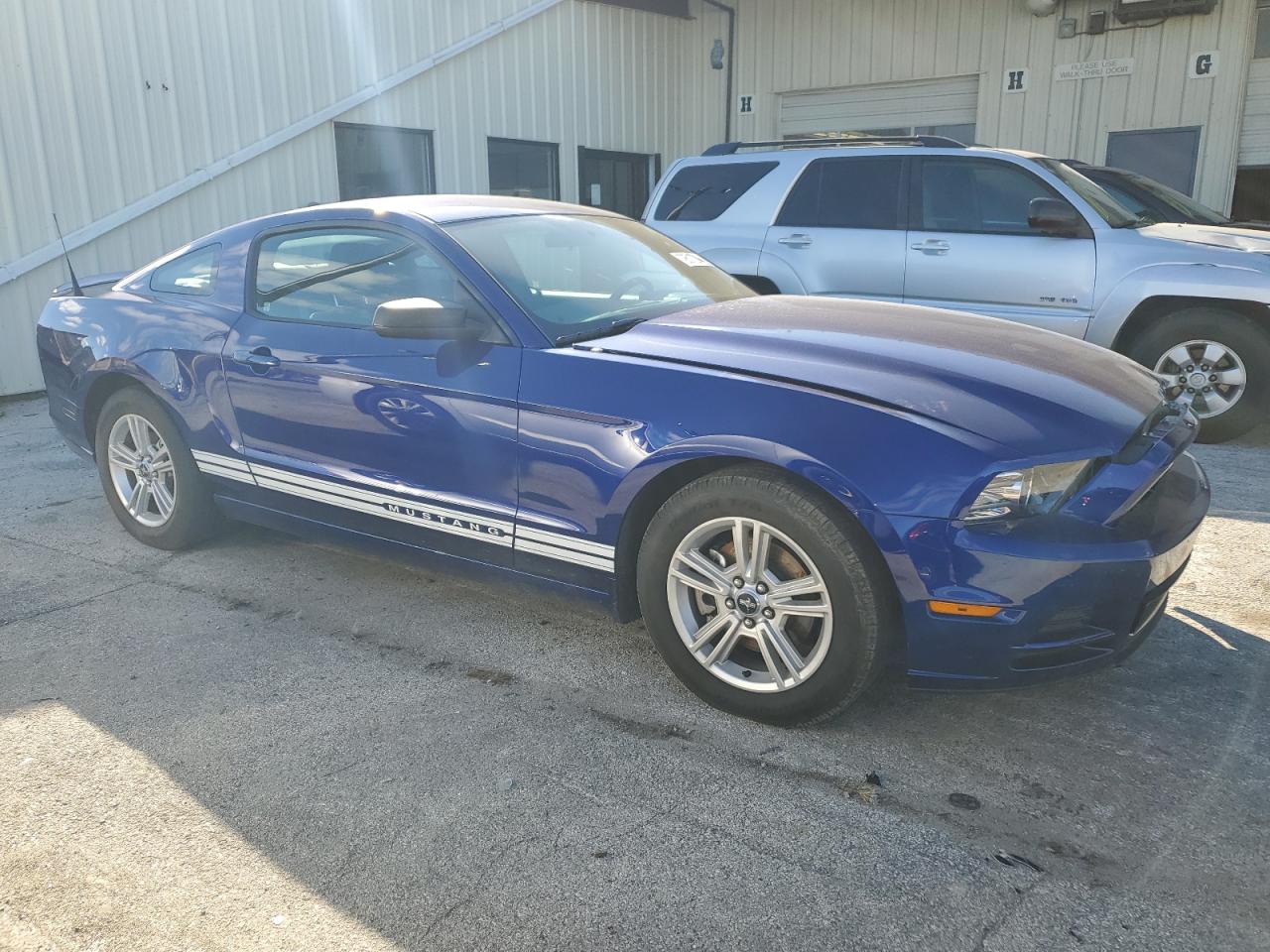 2013 Ford Mustang VIN 1ZVBP8AM8D5258941 Copart auction photo, front end damage thumbnail 4