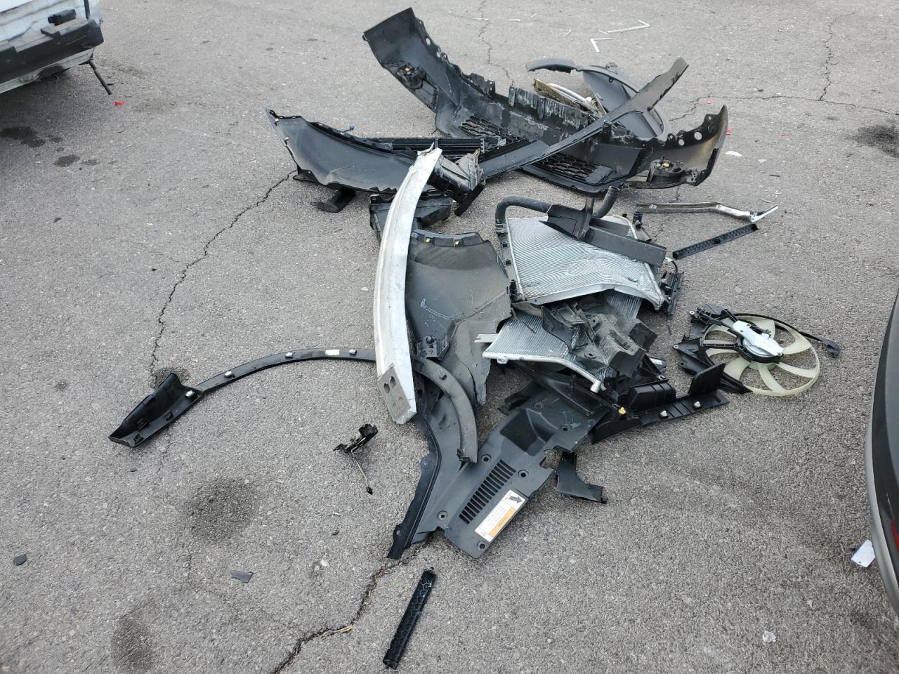 2018 Honda CR-V VIN 7FARW2H86JE101384 Copart auction photo, front end damage thumbnail 13