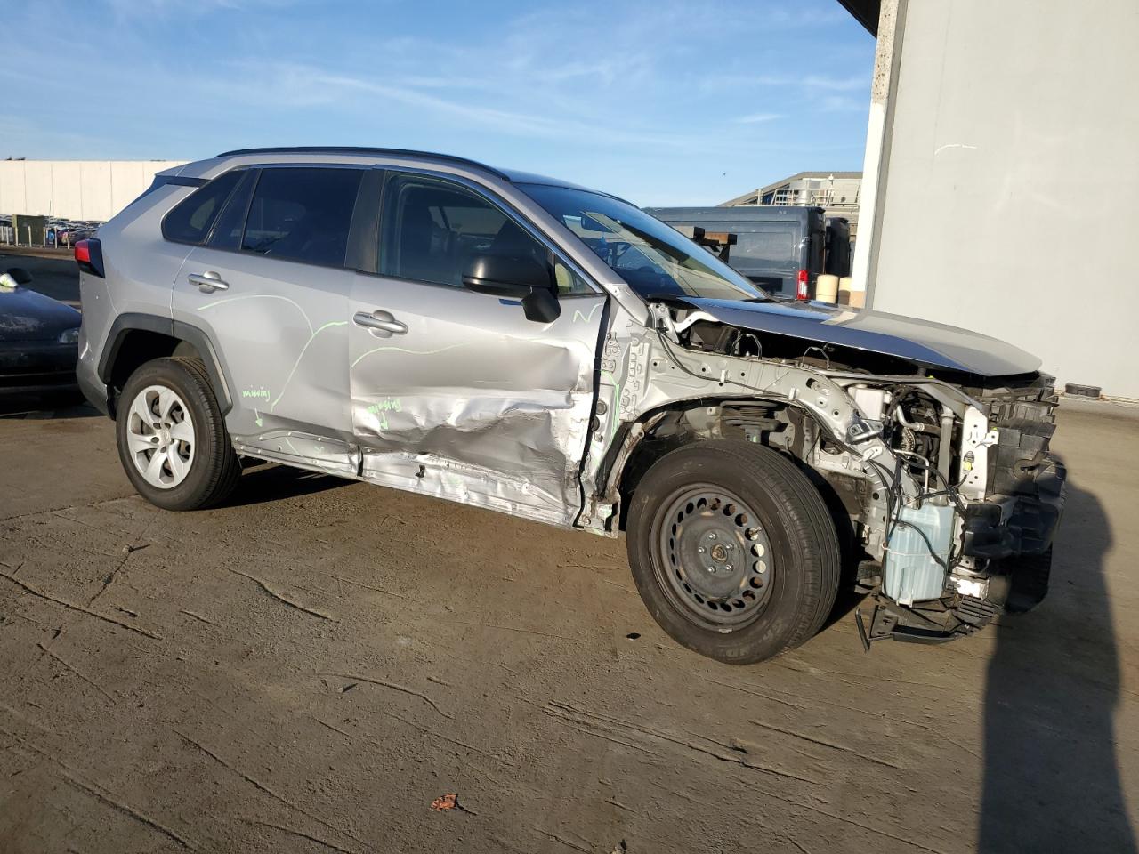 2019 Toyota RAV 4 VIN JTMH1RFV6KD002919 Copart auction photo, front end damage thumbnail 4