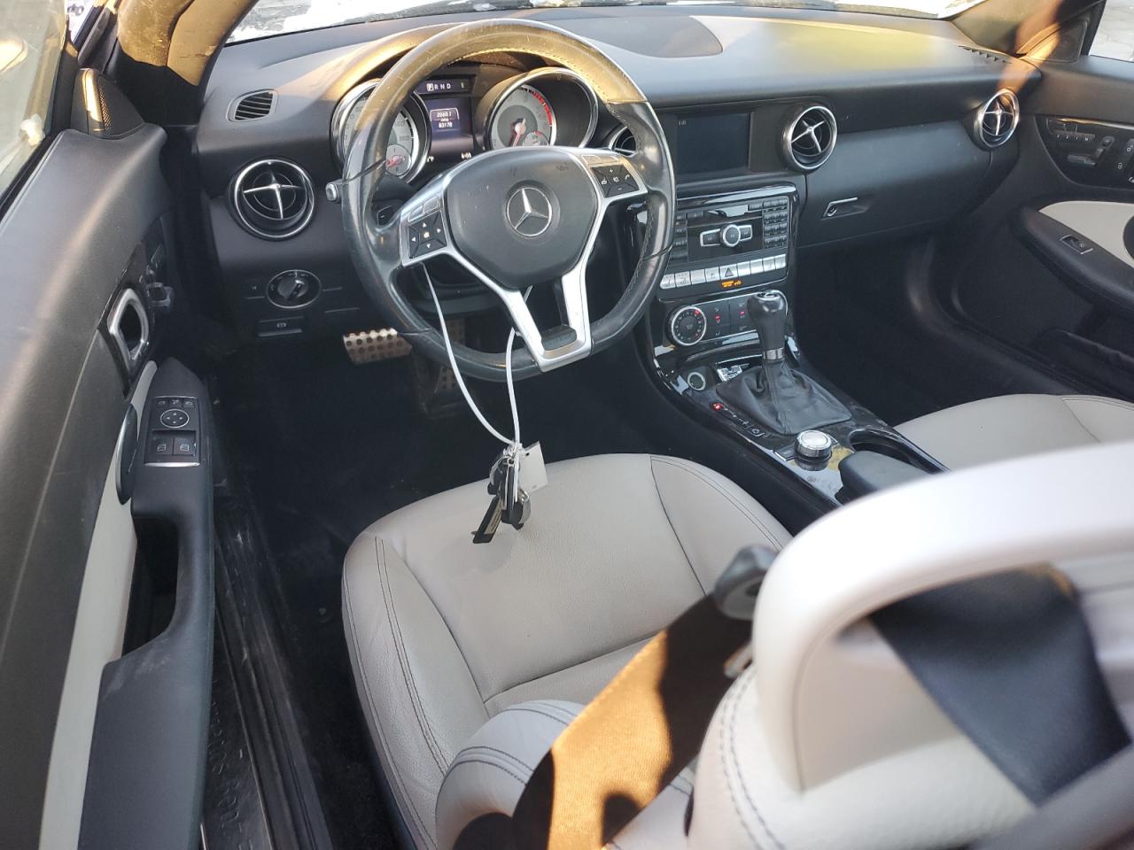 2015 Mercedes-Benz SLK-klasse VIN WDDPK4HA0FF103931 Copart auction photo, rear end damage thumbnail 8