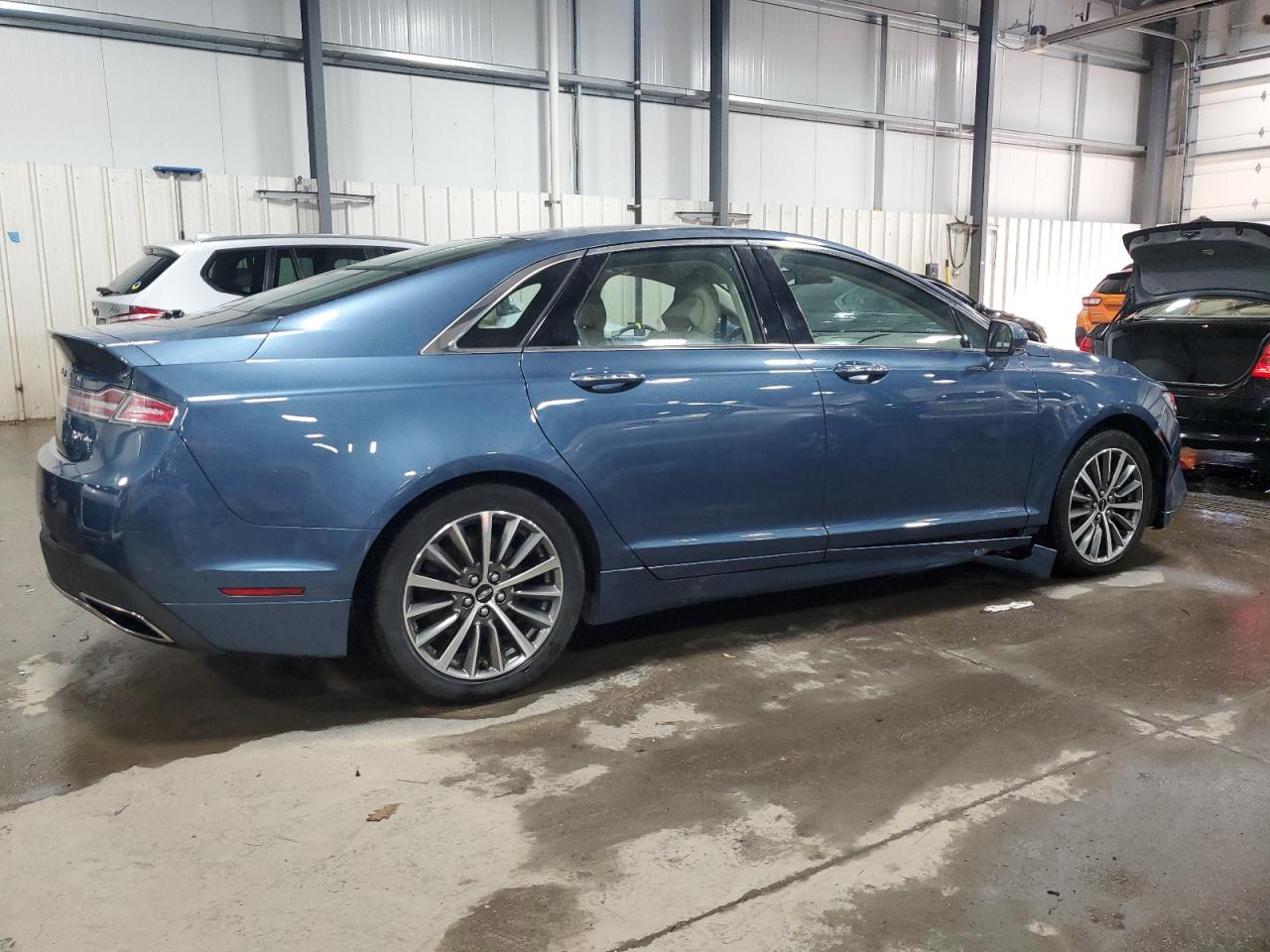 2019 Lincoln MKZ VIN 3LN6L5B90KR617343 Copart auction photo, front end / rear end damage thumbnail 3