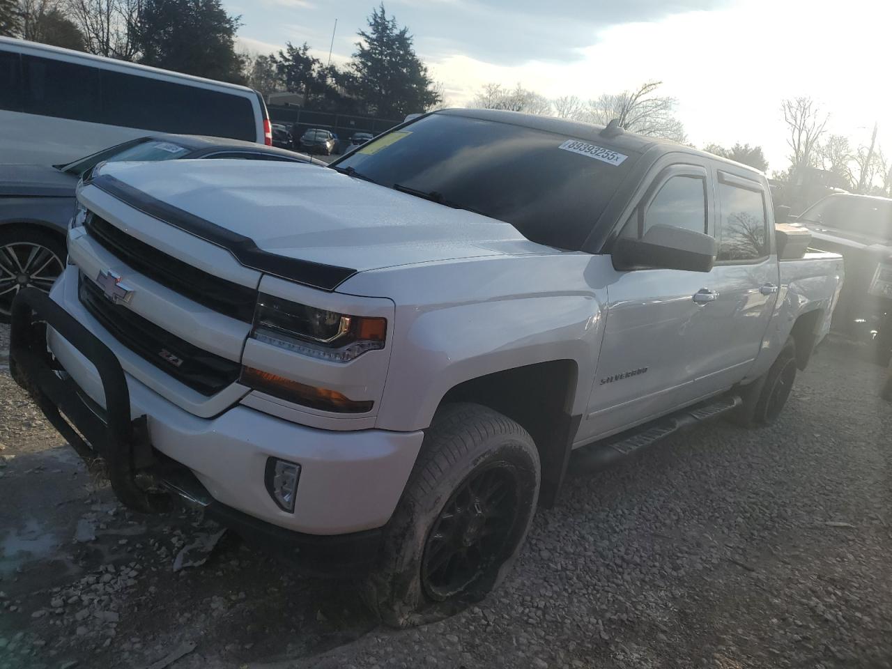 2018 Chevrolet Silverado VIN 3GCUKREC3JG598696