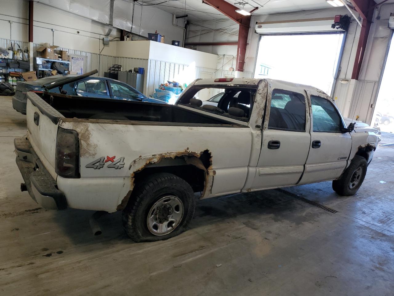 2006 Chevrolet Silverado VIN 1GCGK13U26F197577 Copart auction photo, all over damage thumbnail 3