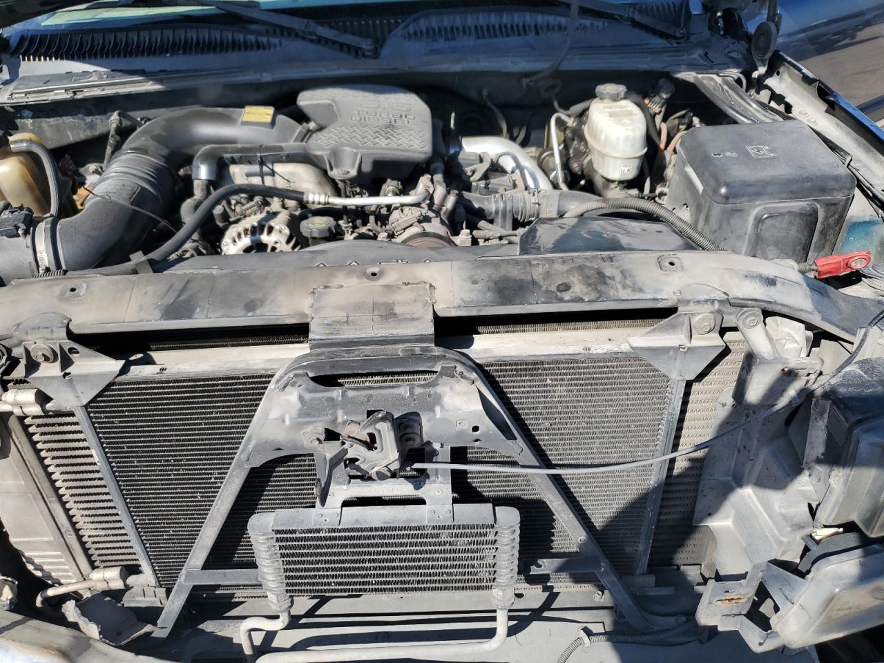 2005 Chevrolet Silverado VIN 1GCHK23215F878482 Copart auction photo, front end damage thumbnail 13