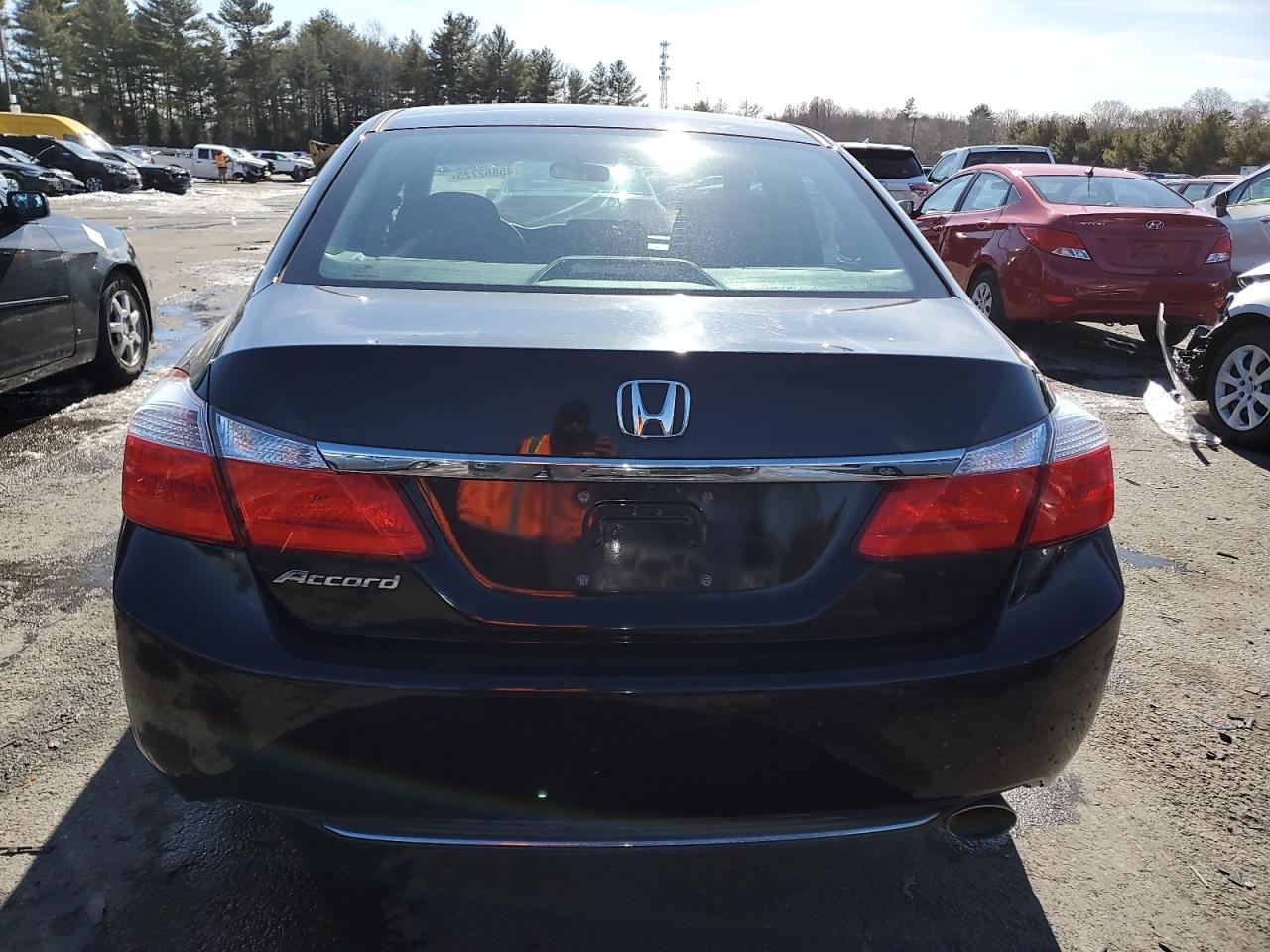 2015 Honda Accord VIN 1HGCR2F34FA137785 Copart auction photo, side / minor dent/scratches damage thumbnail 6