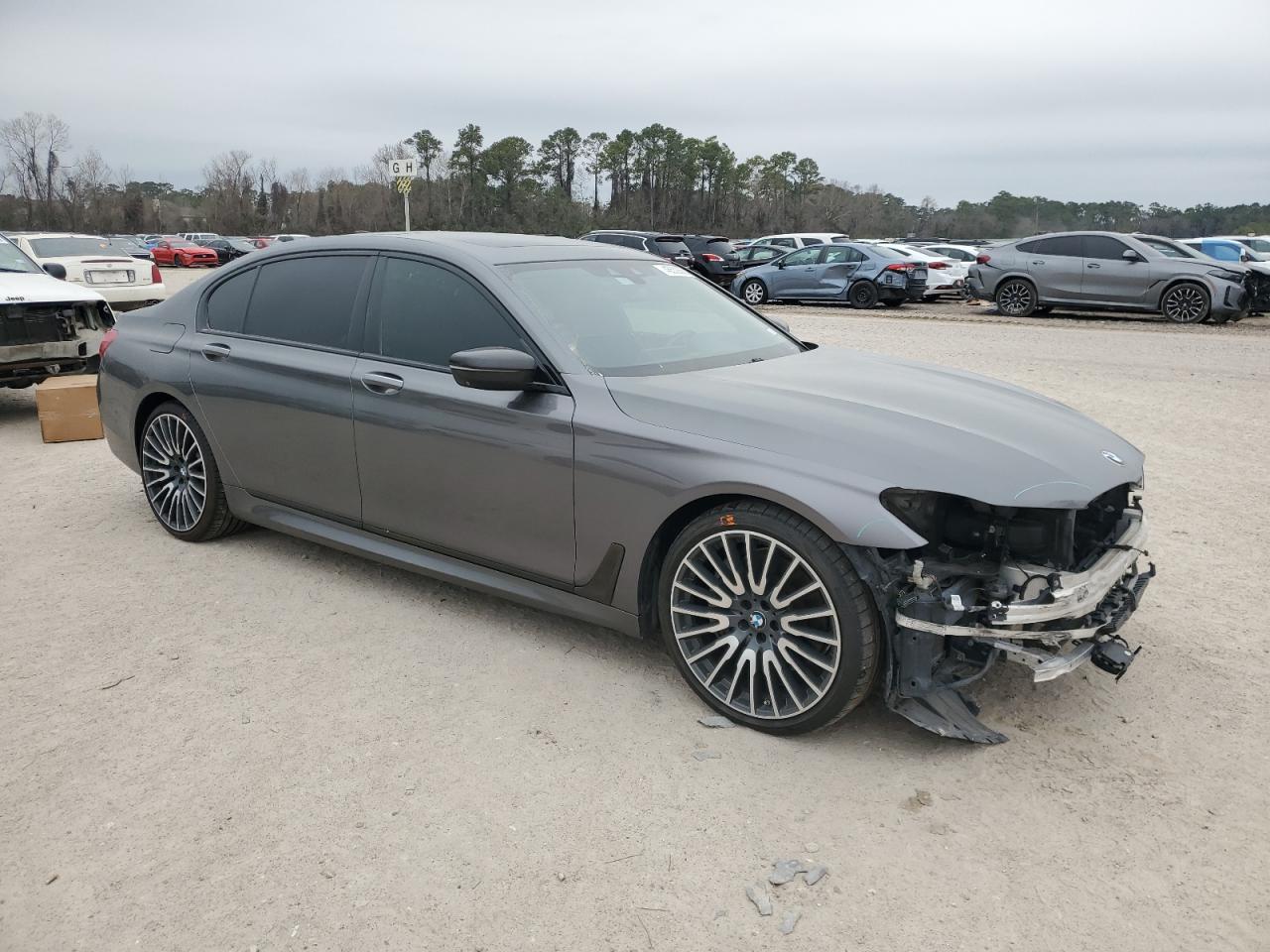 2018 BMW 7er VIN WBA7F0C59JGM24142 Copart auction photo, front end / minor dent/scratches damage thumbnail 4