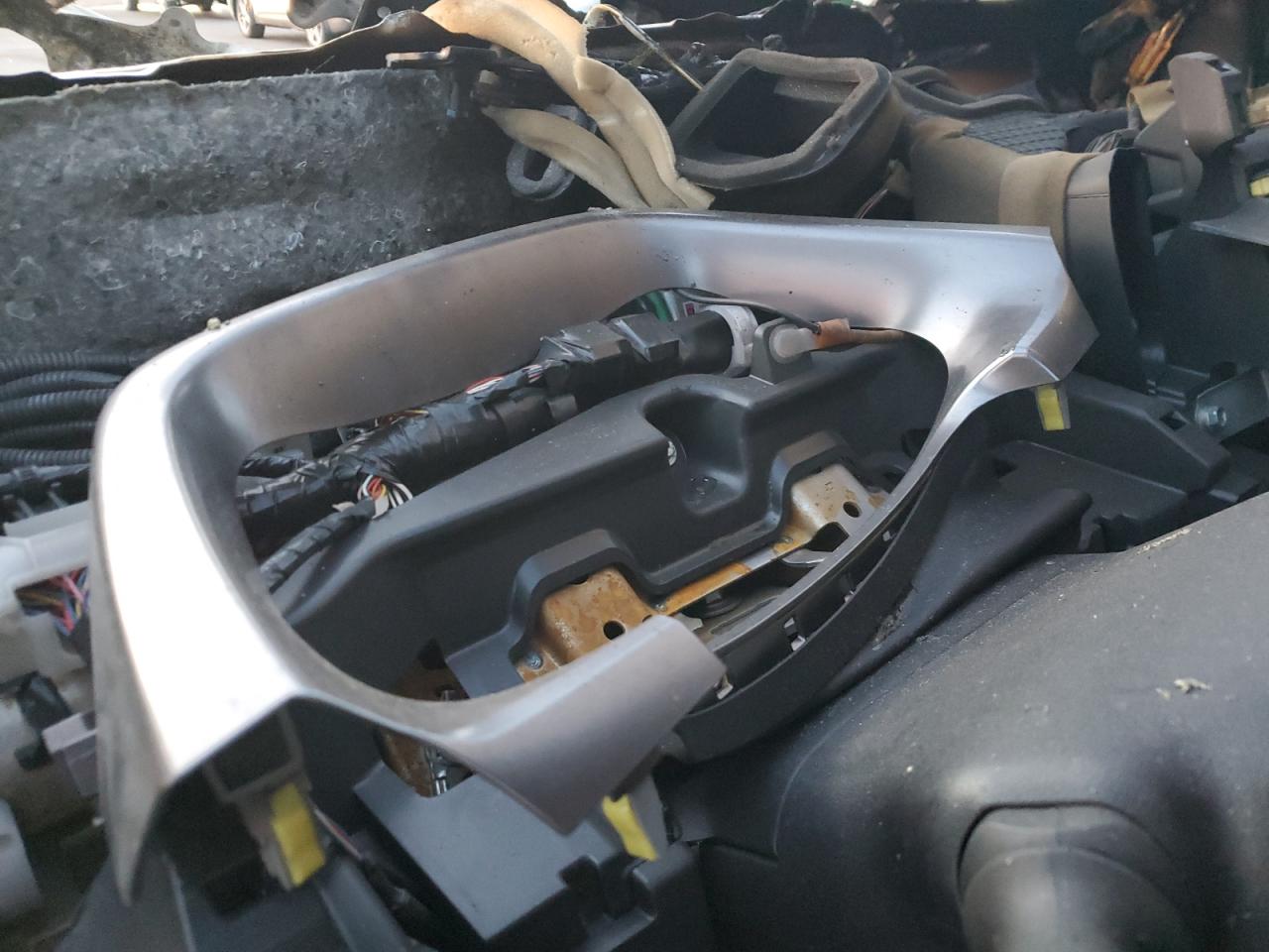 2018 Toyota RAV 4 VIN JTMJFREV6JJ233517 Copart auction photo, burn - engine / burn - interior damage thumbnail 9