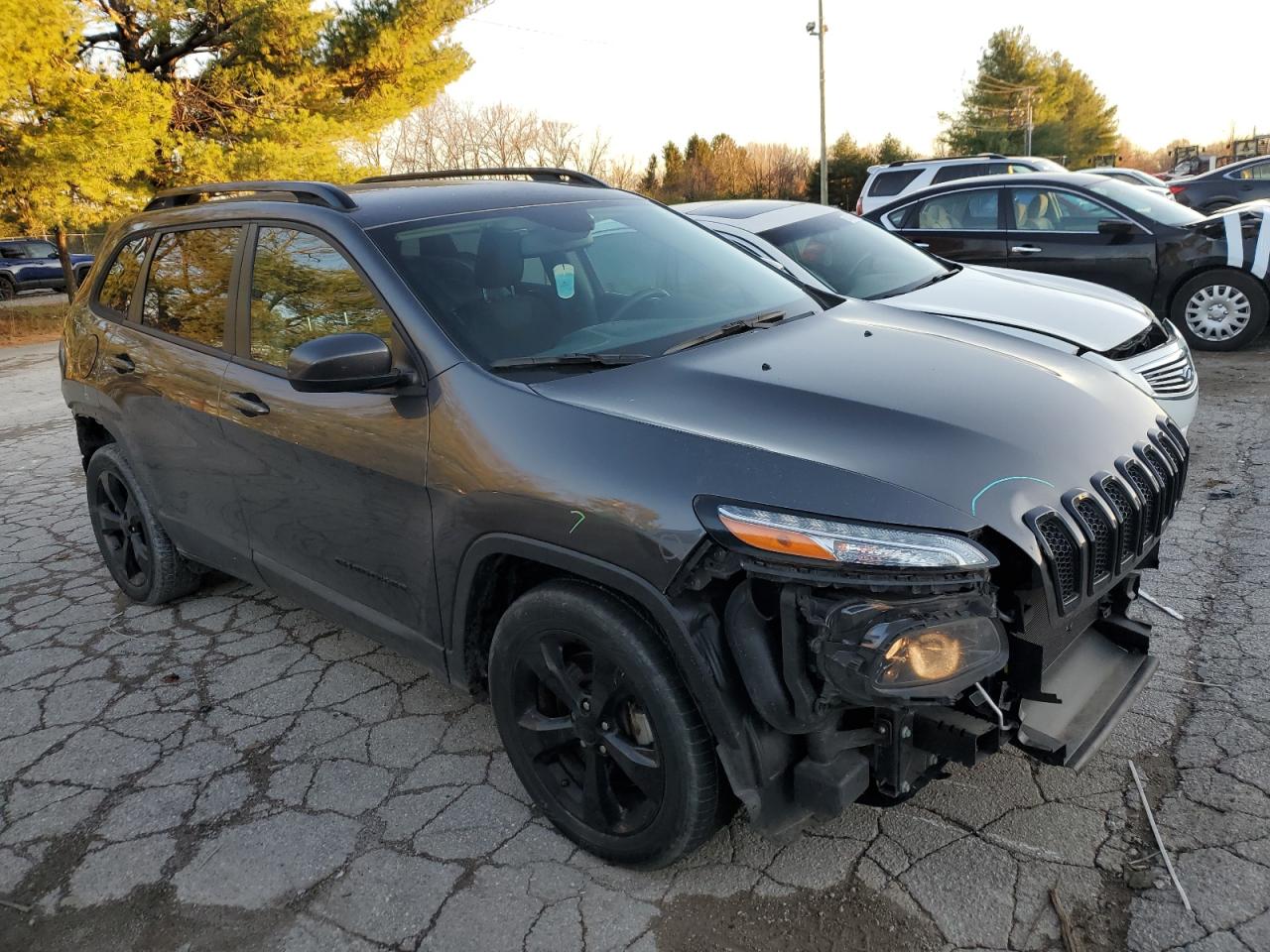 2016 Jeep Grand Cherokee VIN 1C4PJLCS0GW212107 Copart auction photo, rear end / front end damage thumbnail 4