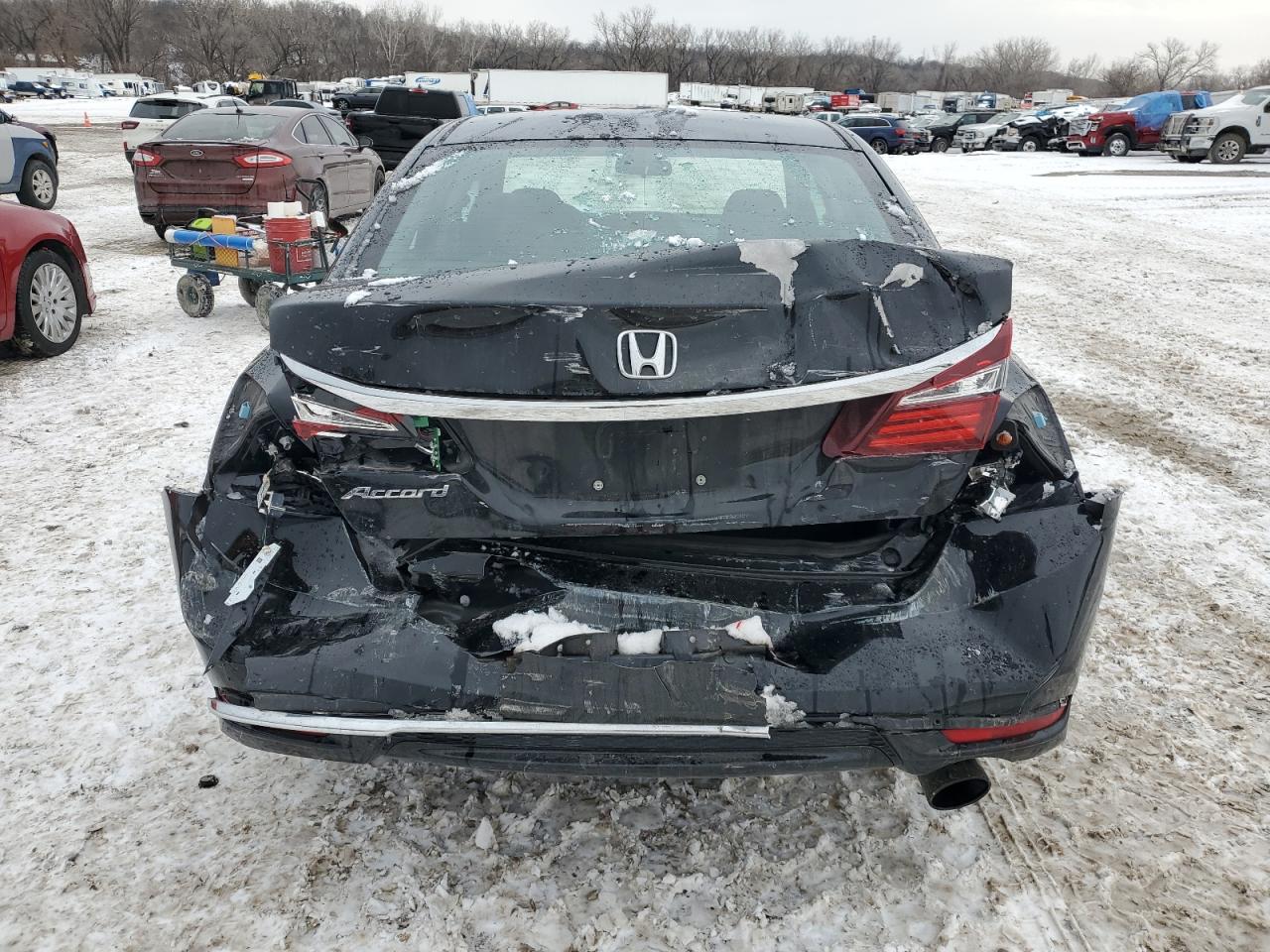2017 Honda Accord VIN 1HGCR2F31HA125693 Copart auction photo, front end / rear end damage thumbnail 6