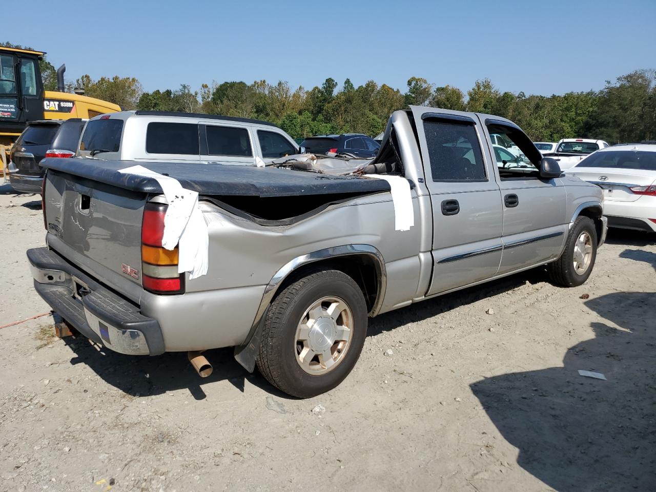 2006 GMC Sierra VIN 2GTEC13ZX61248797 Copart auction photo, top/roof damage thumbnail 3