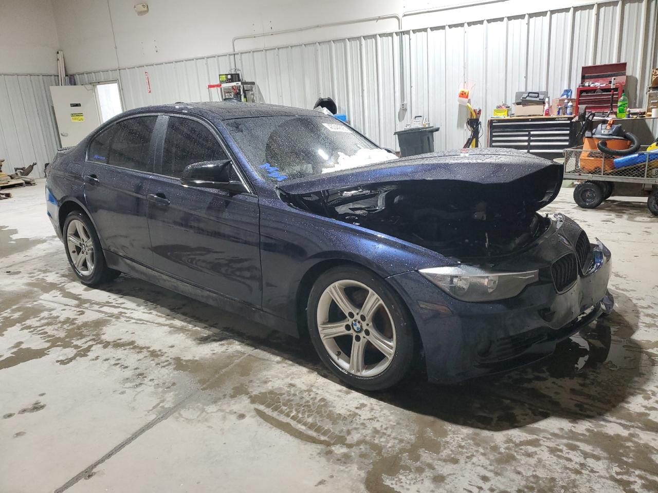 2013 BMW 3er VIN WBA3B5G54DNS01041 Copart auction photo, front end / side damage thumbnail 4