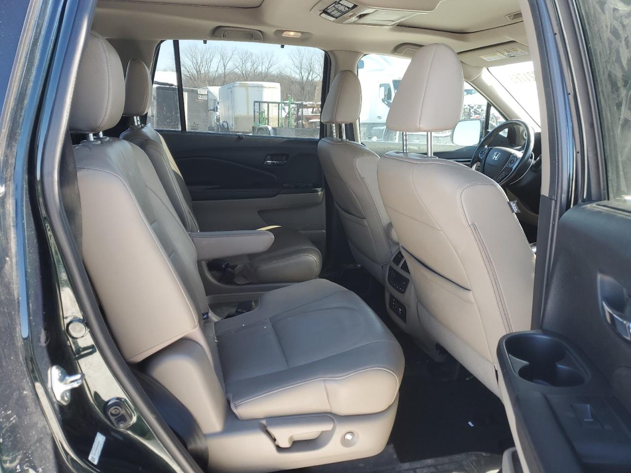 2016 Honda Pilot VIN 5FNYF6H06GB002601 Copart auction photo, rear end damage thumbnail 12