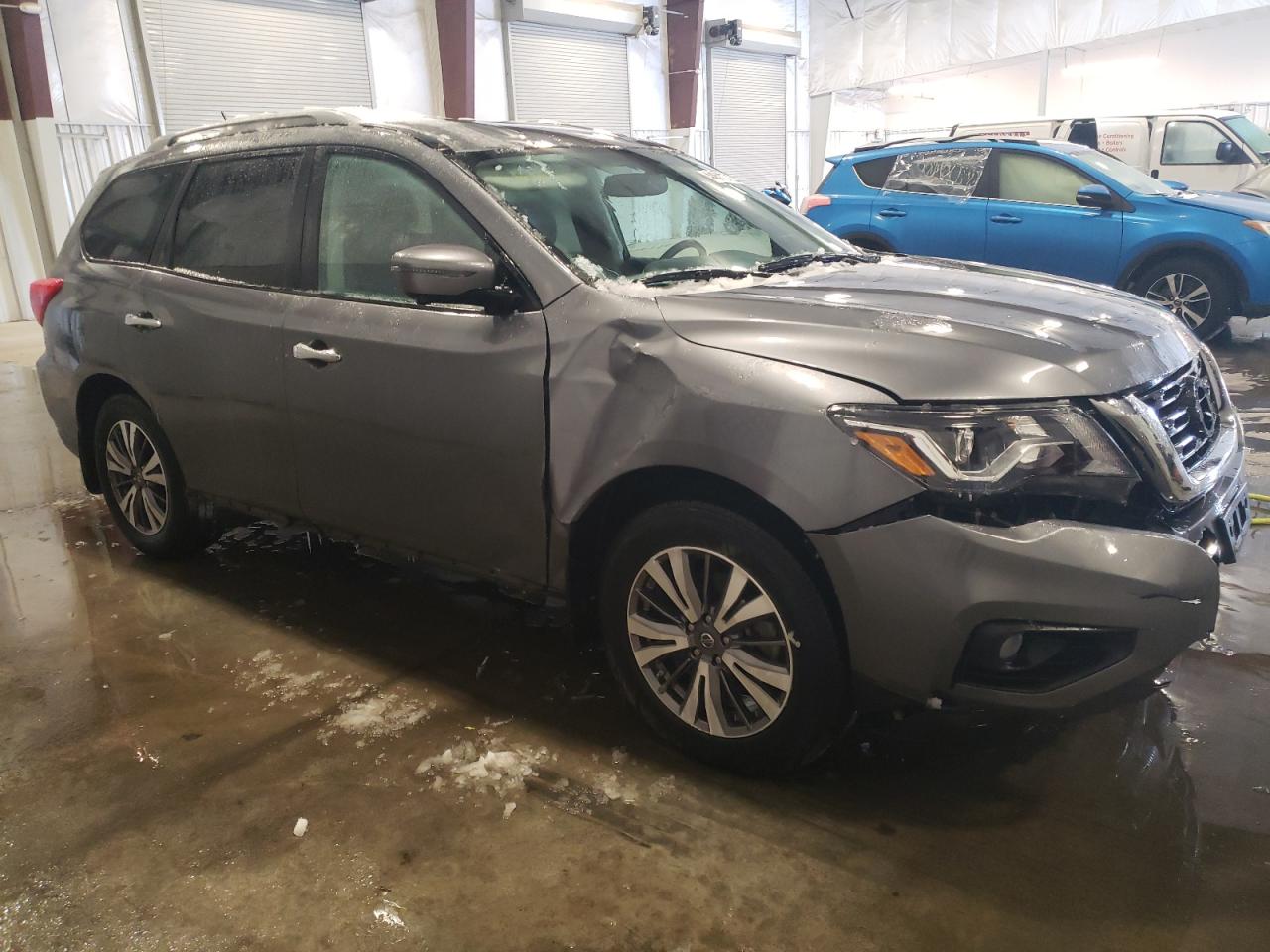2017 Nissan Pathfinder VIN 5N1DR2MM1HC606400 Copart auction photo, front end / side damage thumbnail 4