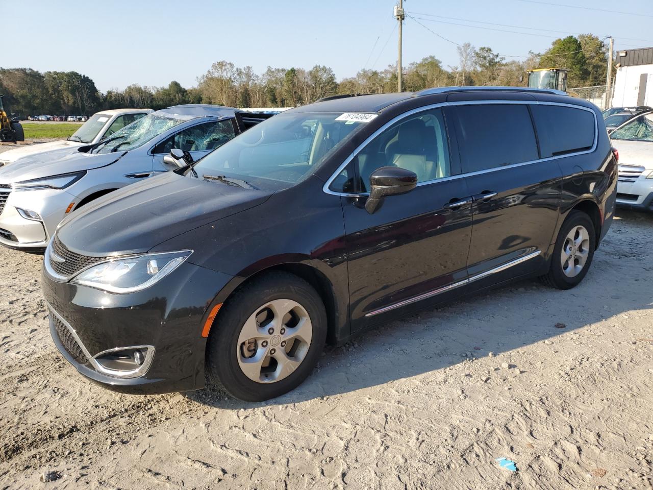 2017 Chrysler Pacifica VIN 2C4RC1EG0HR821918