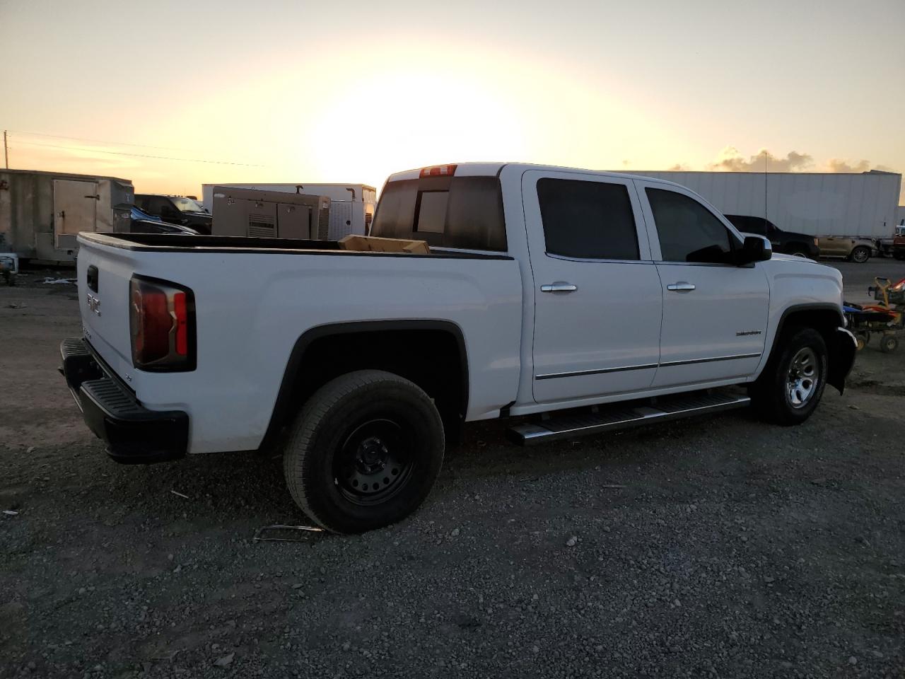 2018 GMC Sierra VIN 3GTP1NEC5JG439221 Copart auction photo, front end / minor dent/scratches damage thumbnail 3