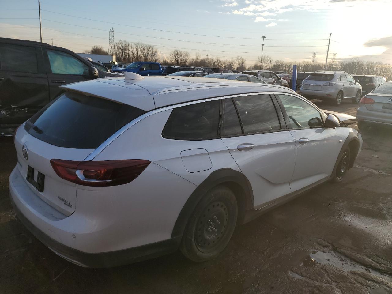 2018 Buick Regal VIN W04GV8SXXJ1167612 Copart auction photo, front end damage thumbnail 3