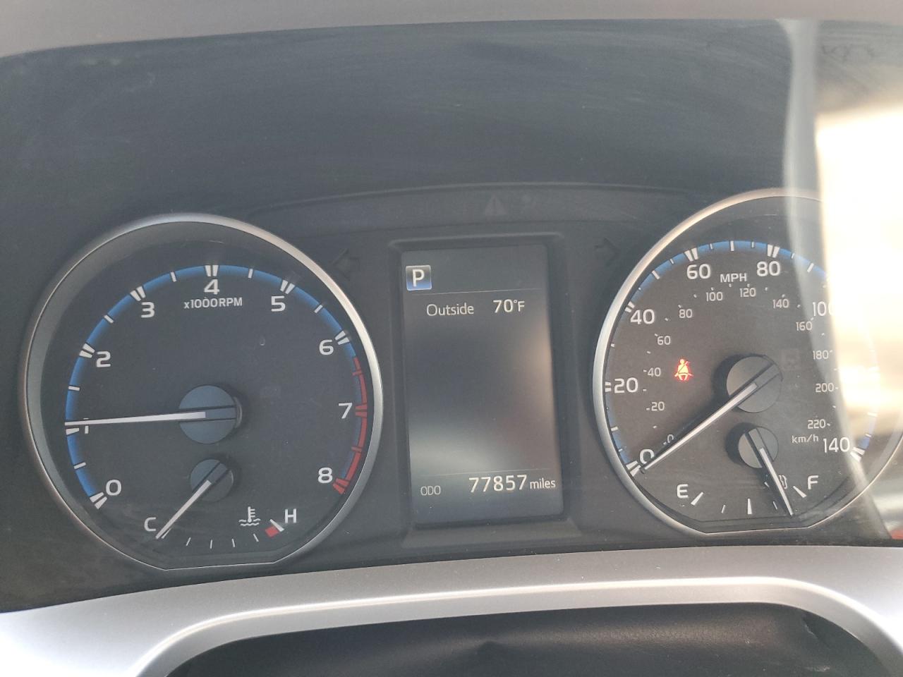 2018 Toyota RAV 4 VIN JTMBFREV6JJ209741 Copart auction photo, minor dent/scratches damage thumbnail 9