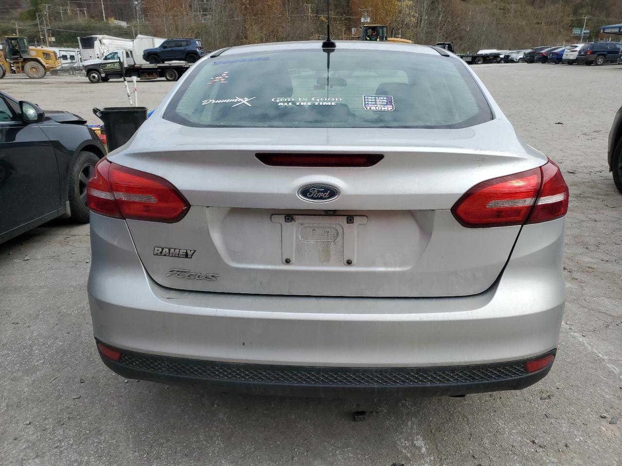 2017 Ford Focus VIN 1FADP3E24HL298352 Copart auction photo, front end / side damage thumbnail 6