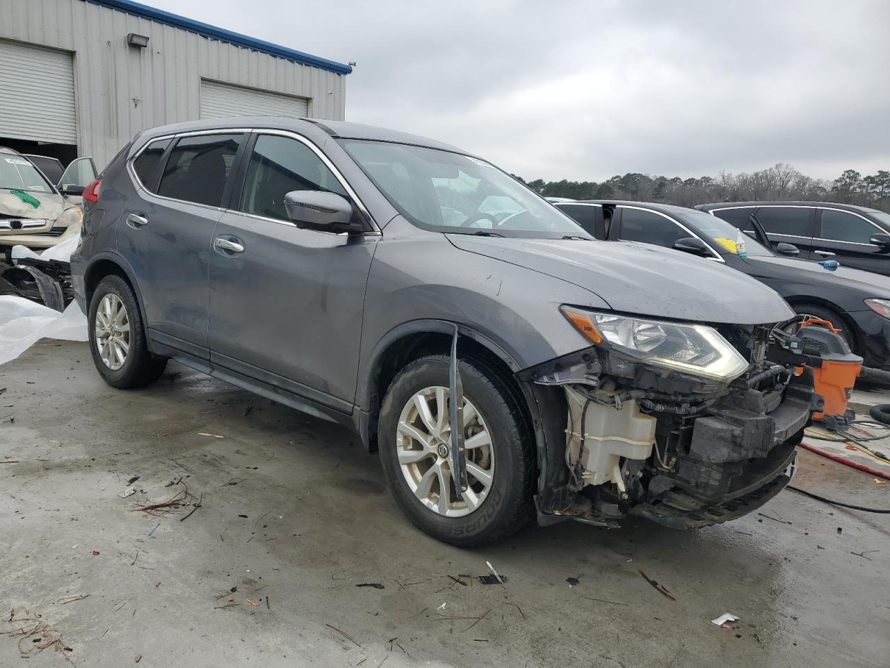 2017 Nissan Rogue VIN KNMAT2MTXHP507017 Copart auction photo, hail damage thumbnail 4