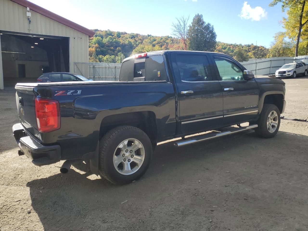 2018 Chevrolet Silverado VIN 3GCUKSEJ6JG132721 Copart auction photo, front end / minor dent/scratches damage thumbnail 3