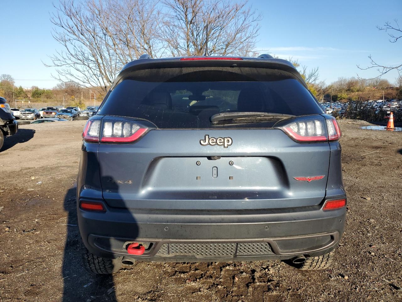 2019 Jeep Cherokee VIN 1C4PJMBX9KD367617 Copart auction photo, front end / minor dent/scratches damage thumbnail 6