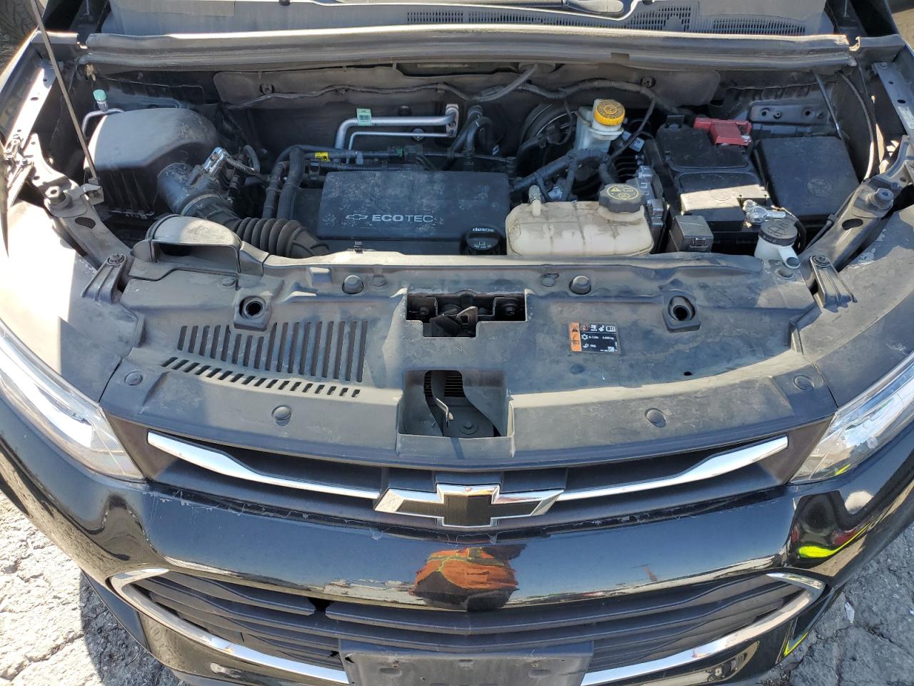2020 Chevrolet Trax VIN 3GNCJKSB8LL332674 Copart auction photo, vandalism damage thumbnail 11