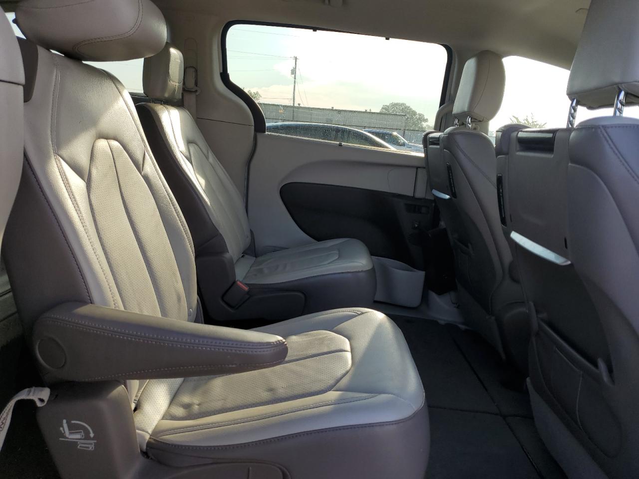 2017 Chrysler Pacifica VIN 2C4RC1EG6HR647983 Copart auction photo, front end / side damage thumbnail 12